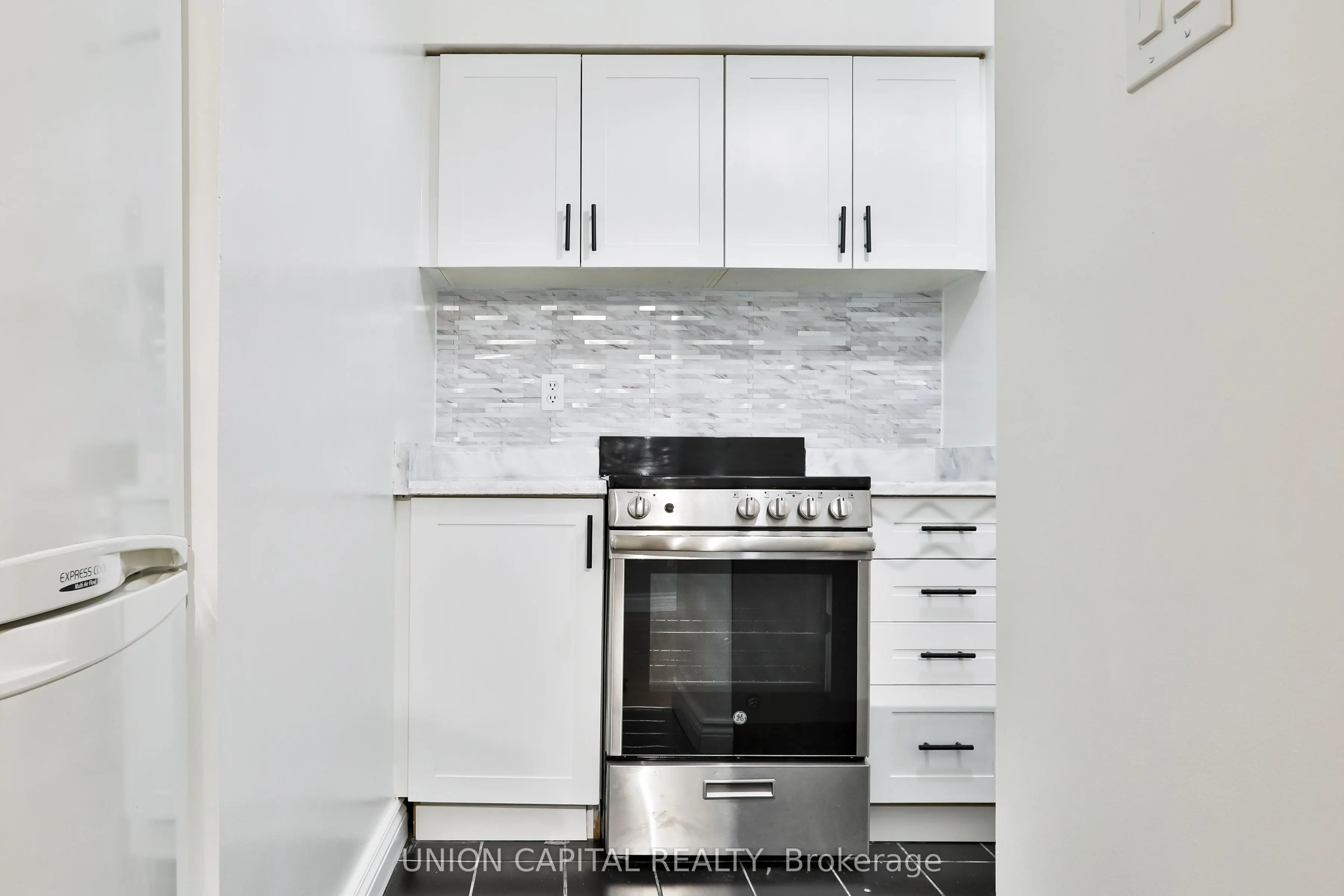 1055 Bay Street, #2209