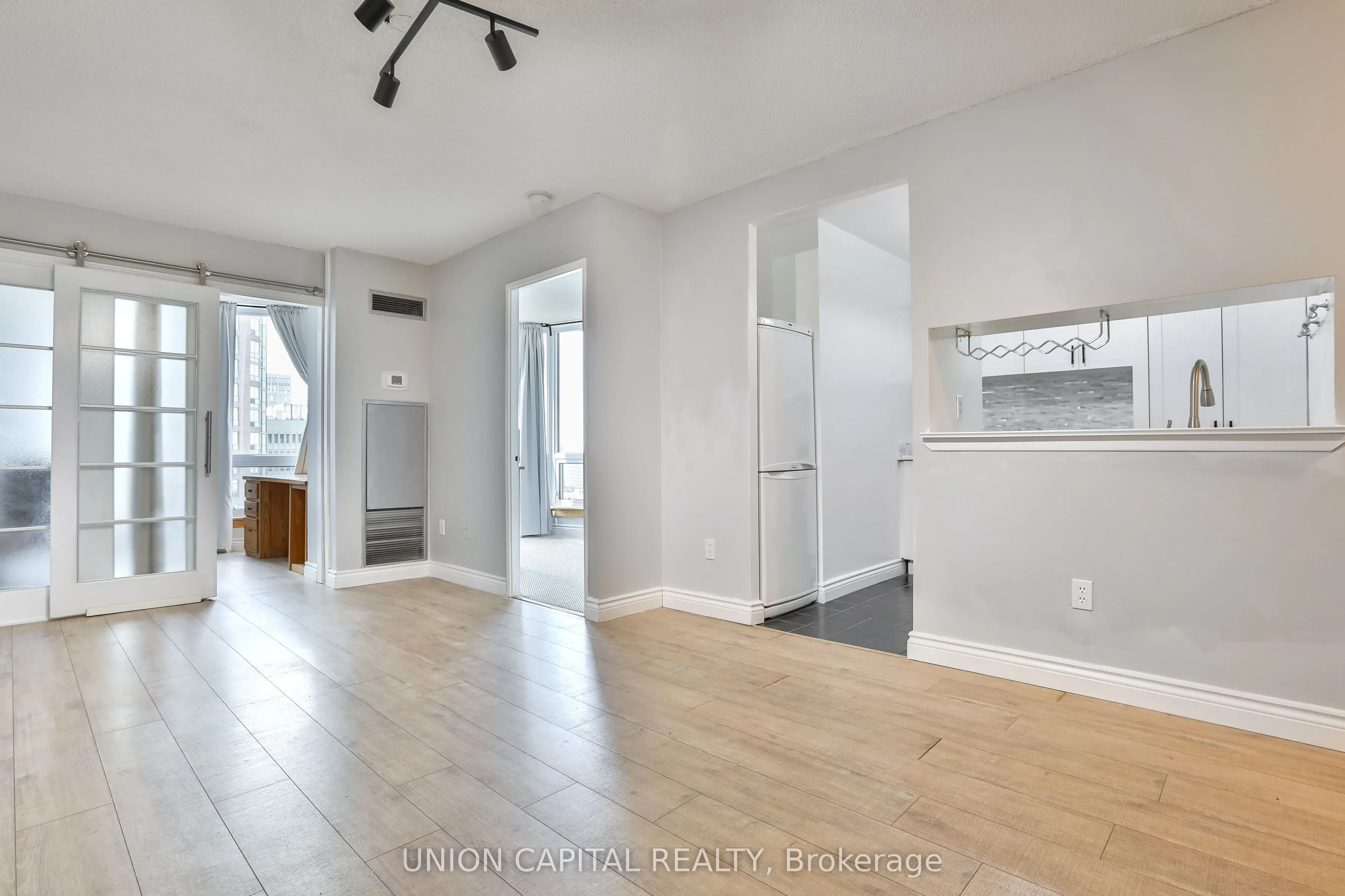 1055 Bay Street, #2209