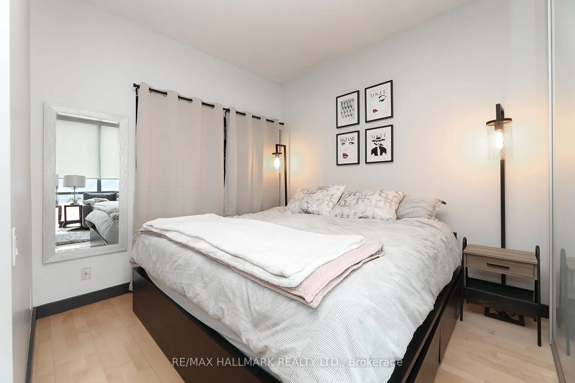 33 Mill Street, #817