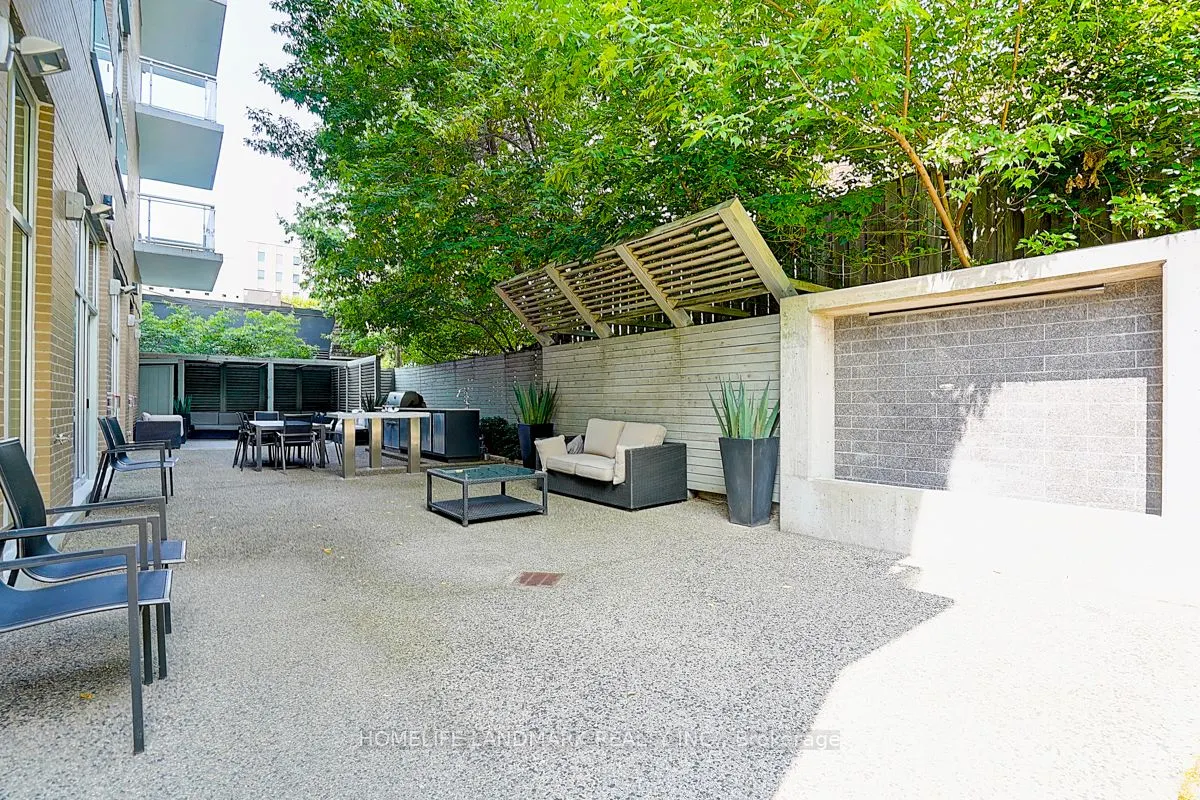 68 Merton Street, #901