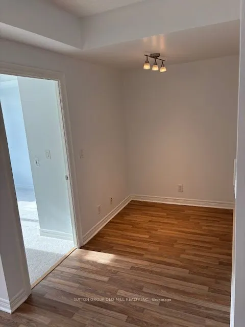 212 Eglinton Avenue E, #1506