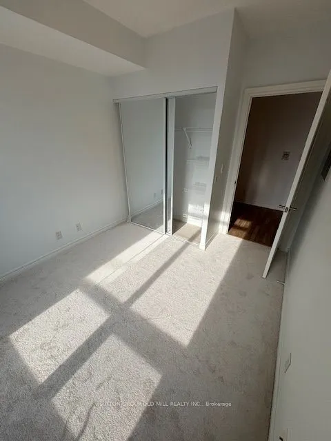 212 Eglinton Avenue E, #1506