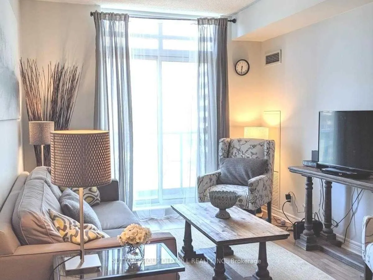 212 Eglinton Avenue E, #1506