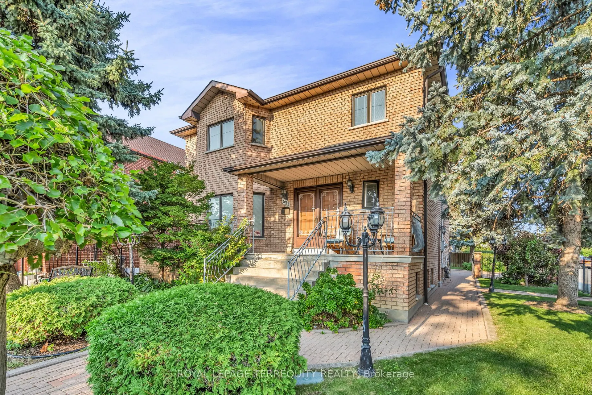 531 Lauder Avenue E