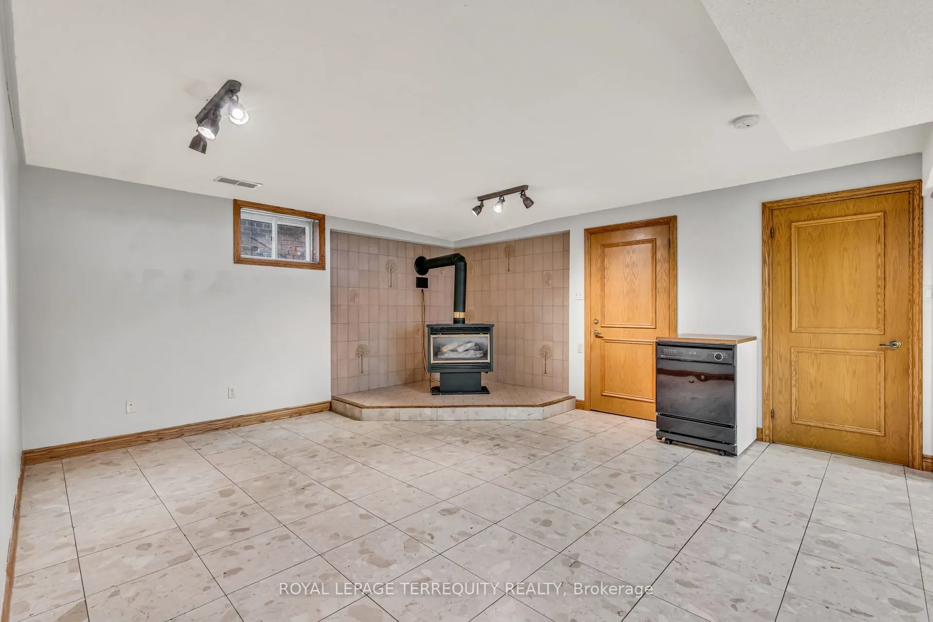 531 Lauder Avenue E