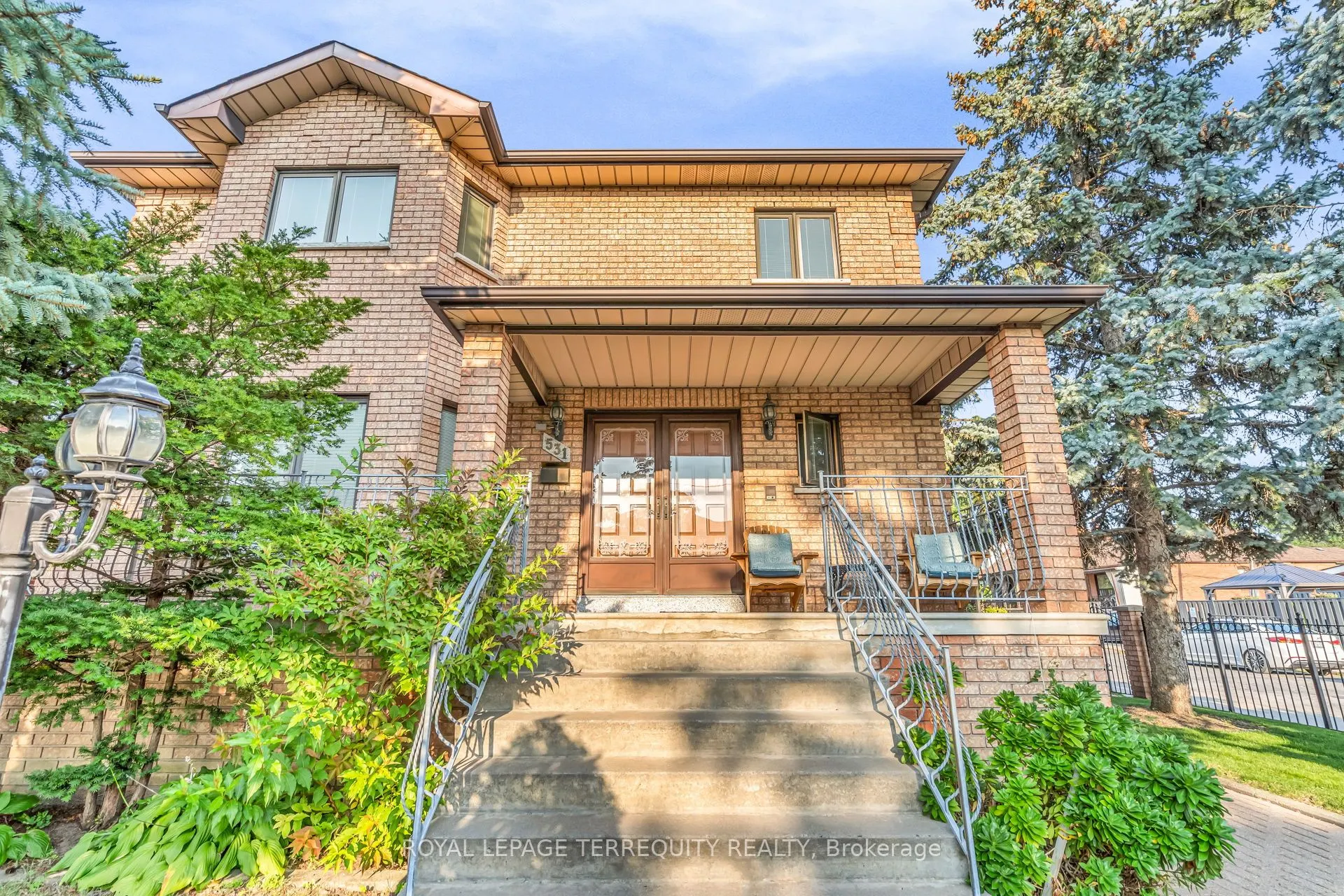 531 Lauder Avenue E