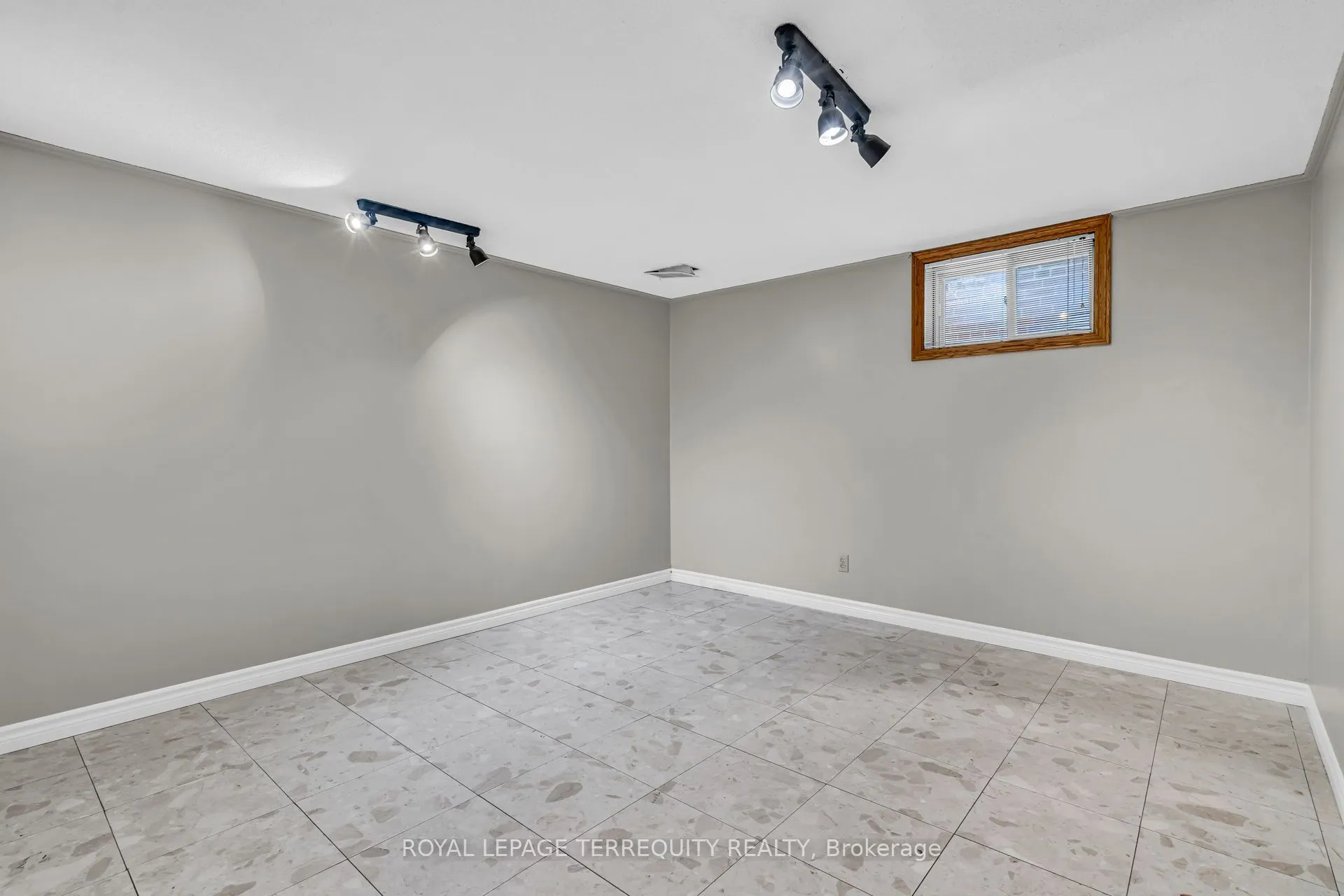 531 Lauder Avenue E