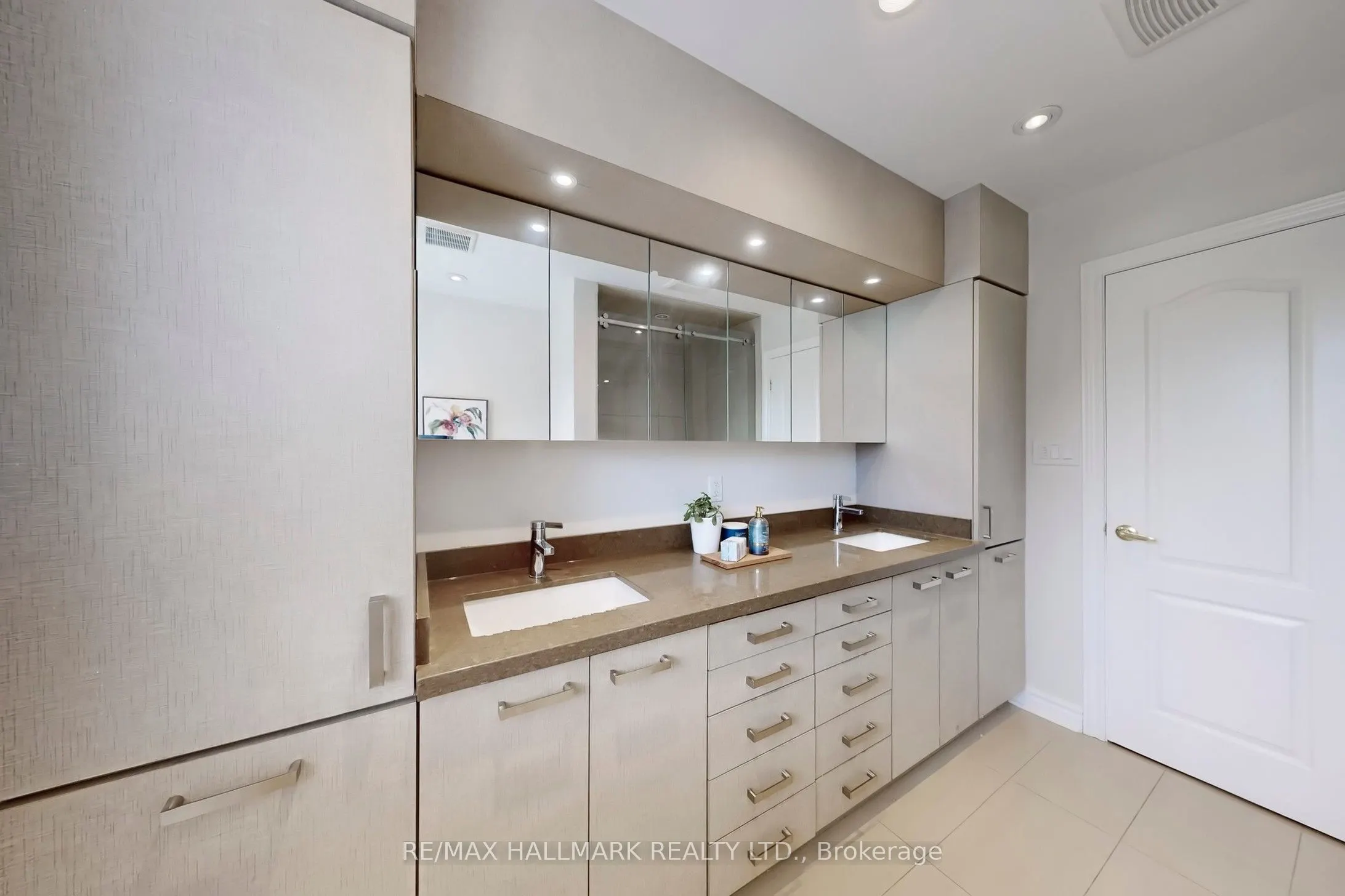 2 Butterfield Drive
