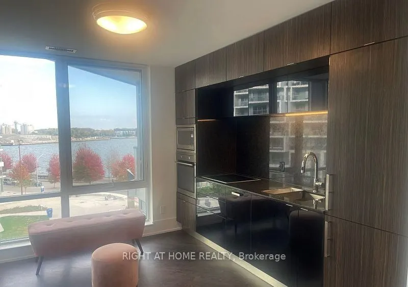 1 Edgewater Dr Drive, #422