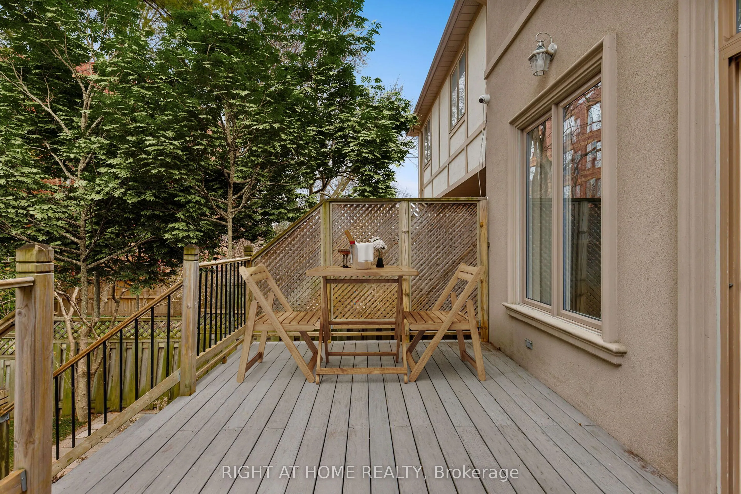 8 Rutherglen Road