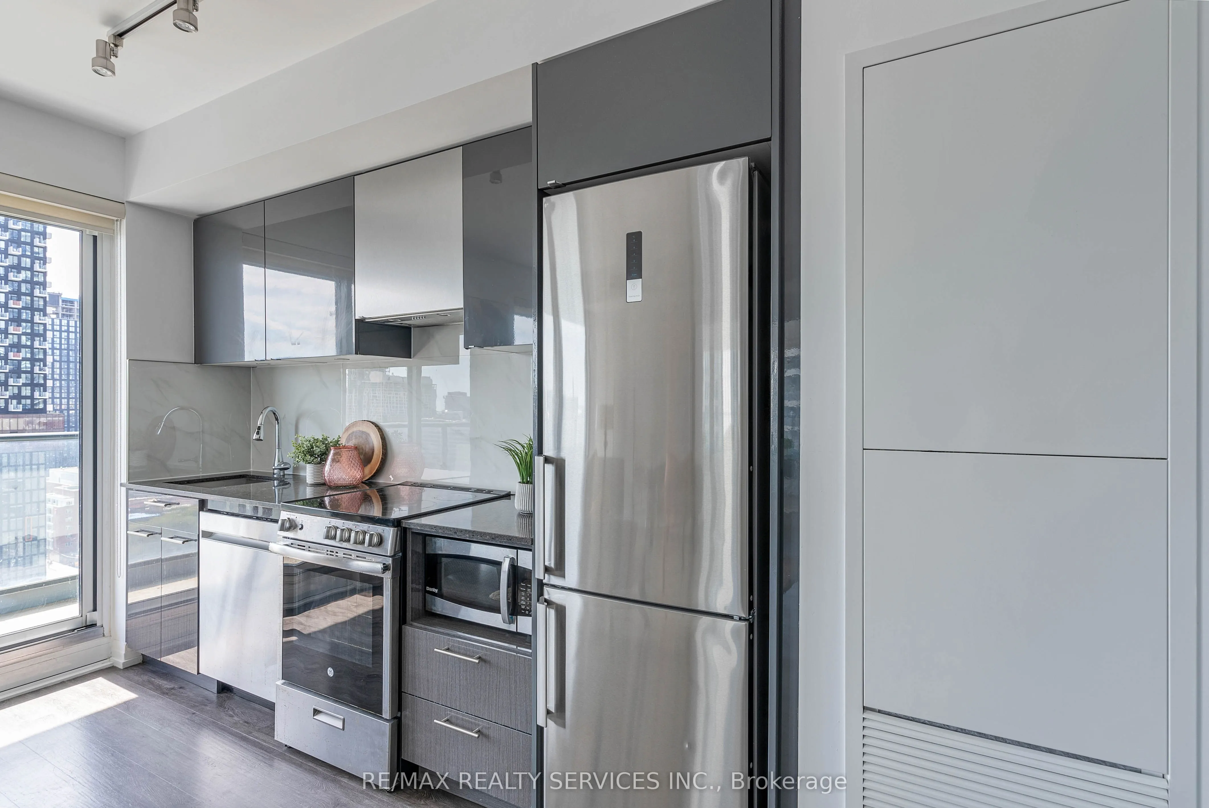 251 Jarvis Street, #11