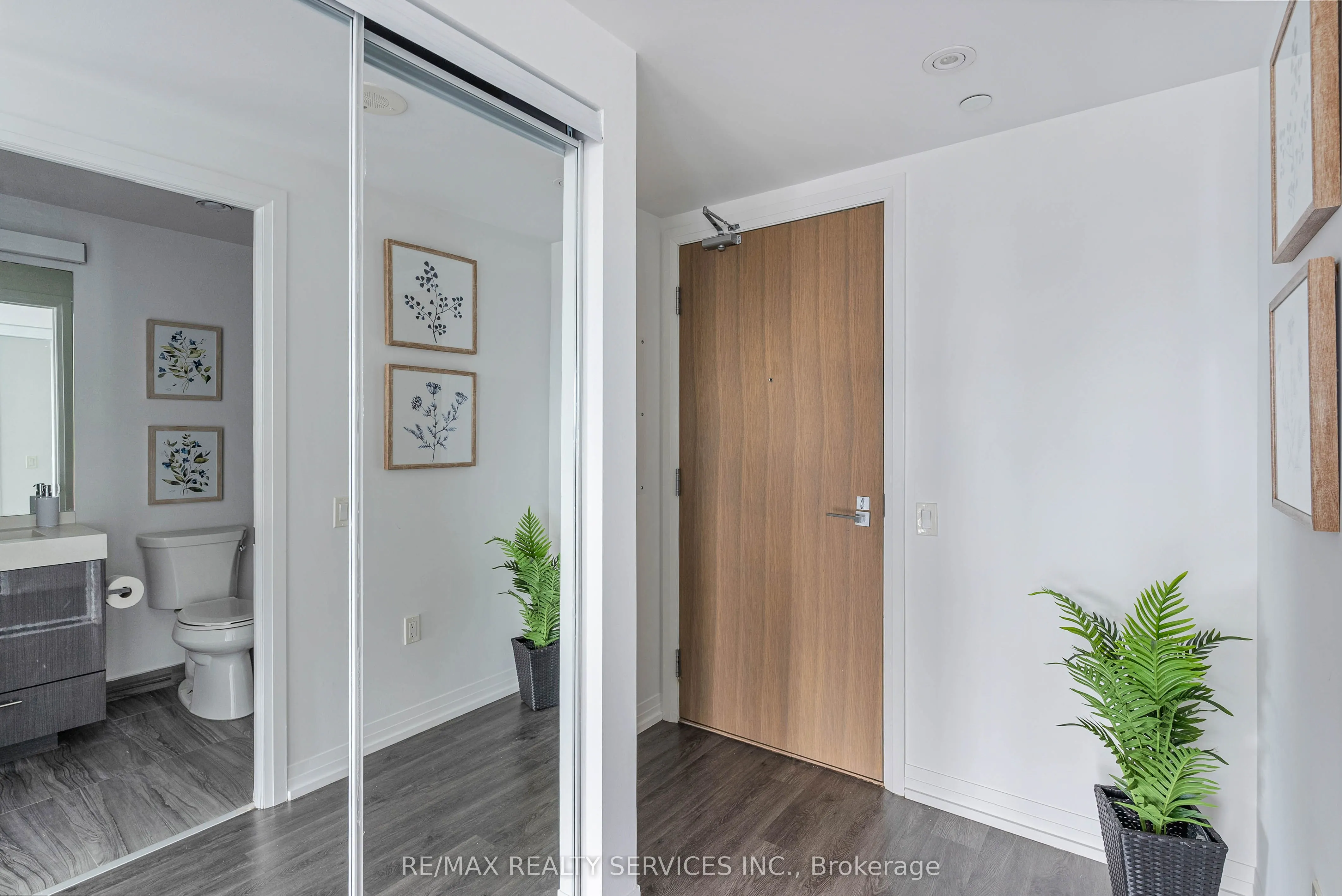 251 Jarvis Street, #11