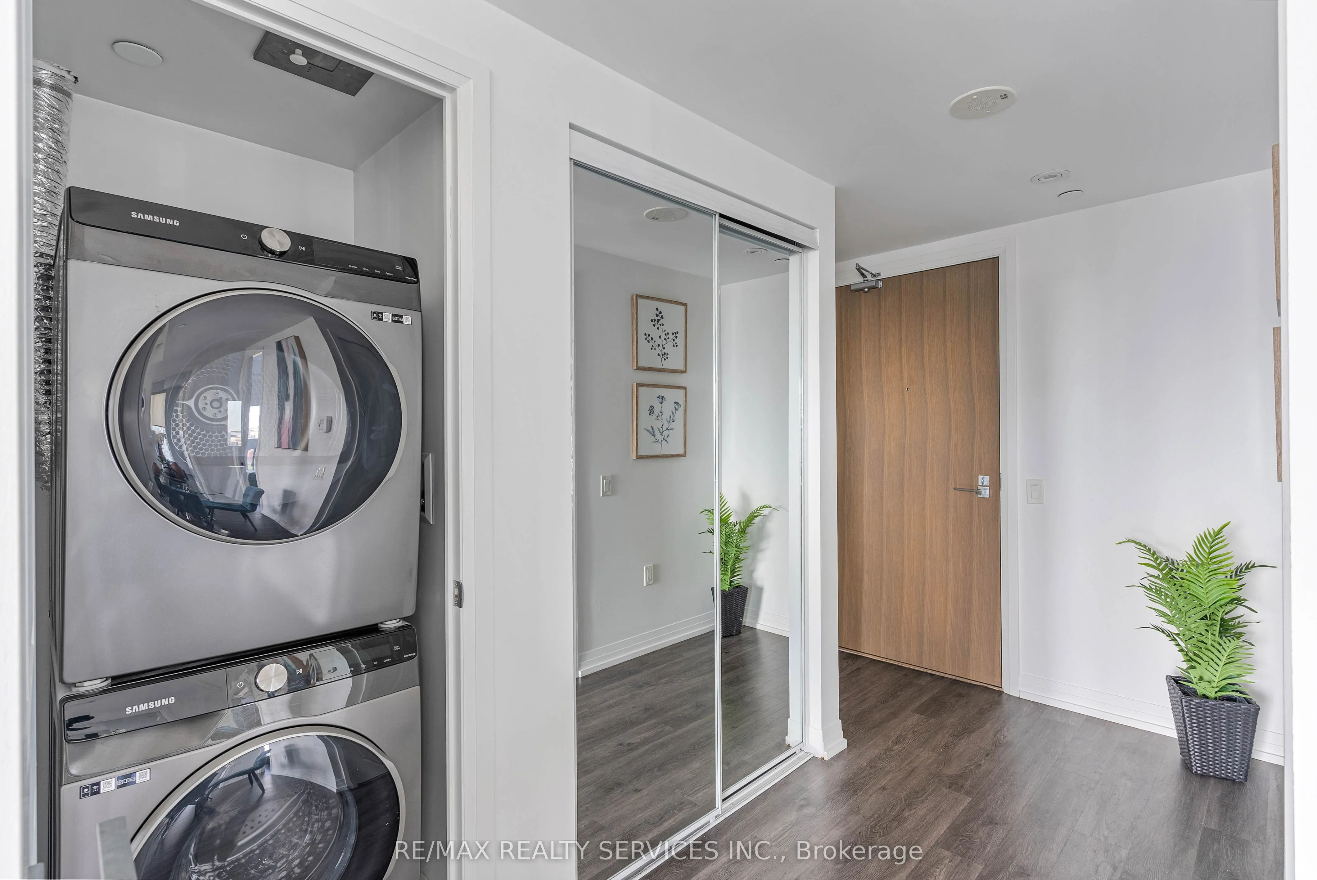 251 Jarvis Street, #11
