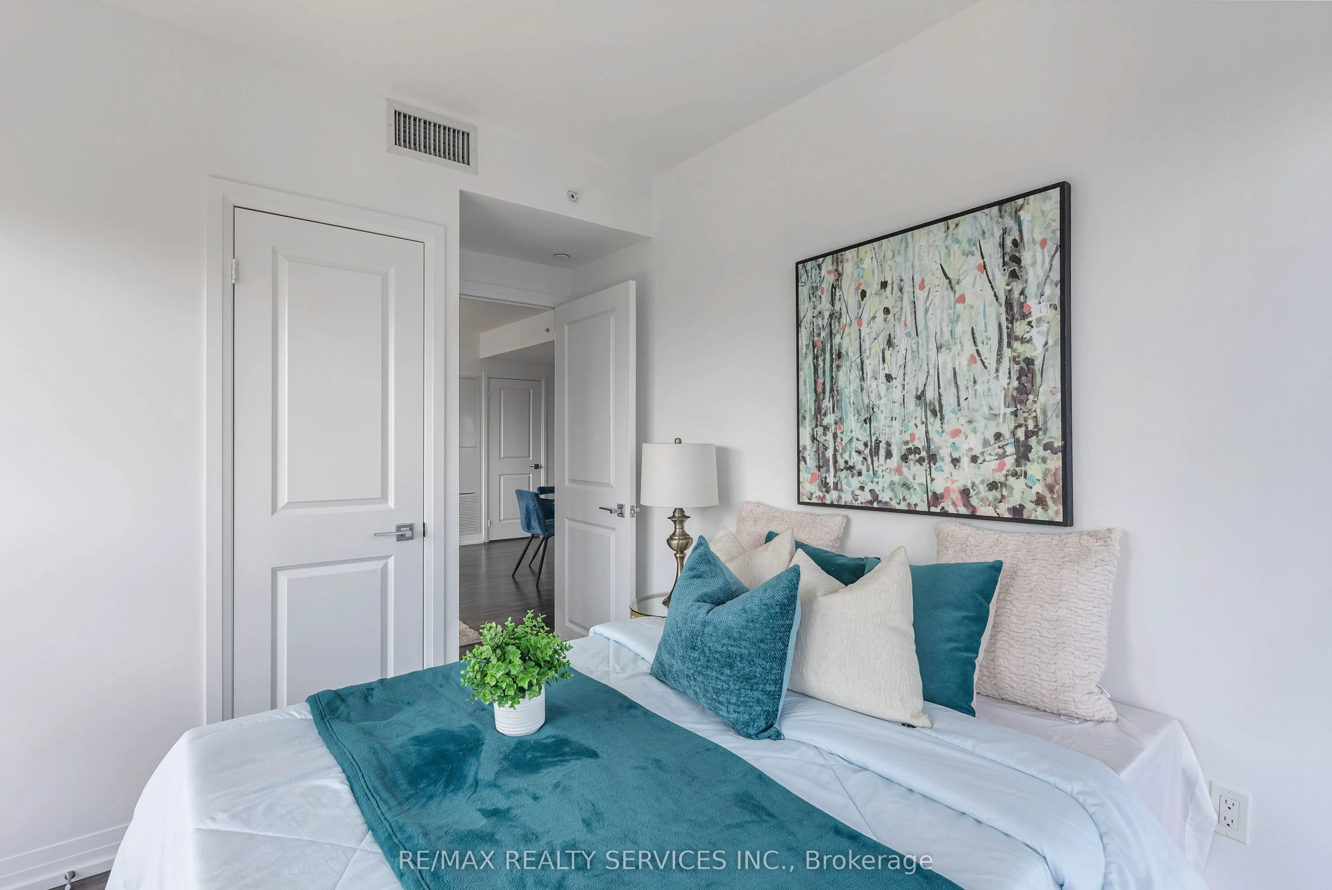 251 Jarvis Street, #11