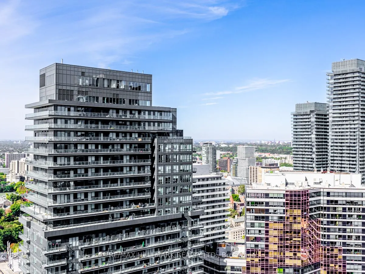 11 Wellesley Street W, #3909