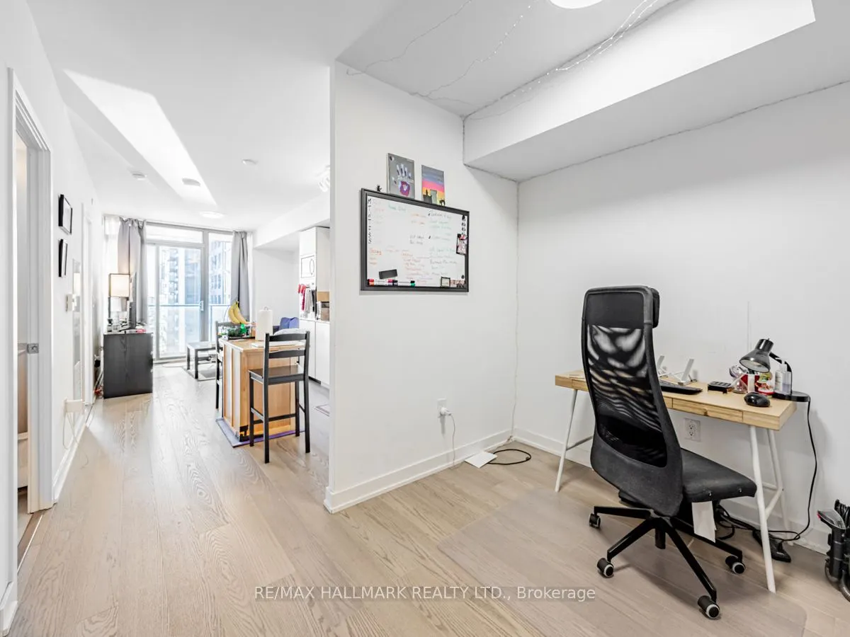 11 Wellesley Street W, #3909