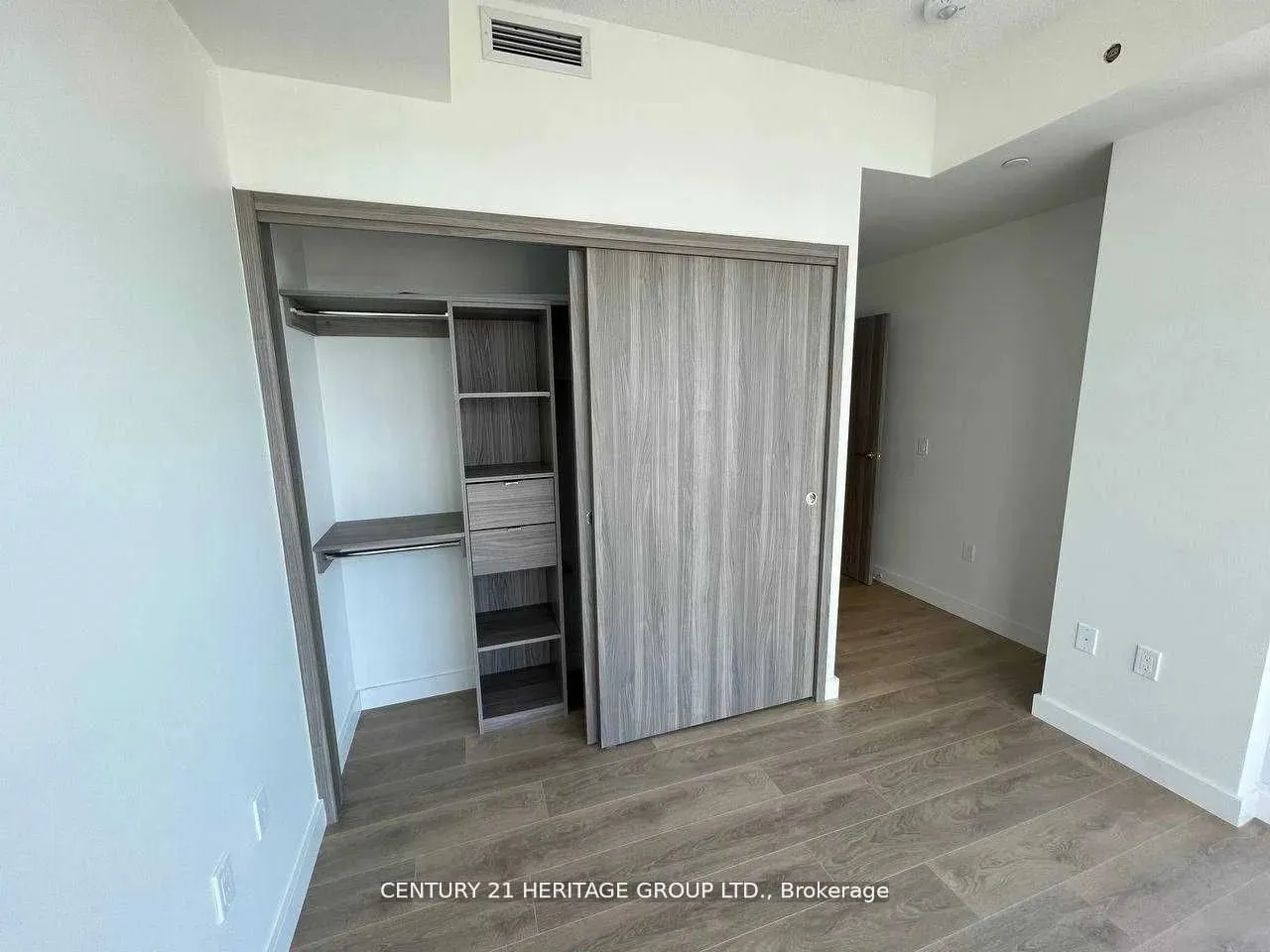 95 Mcmahon Drive, #3308