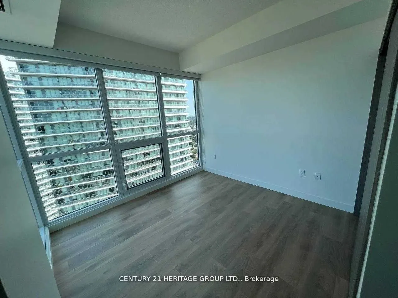 95 Mcmahon Drive, #3308