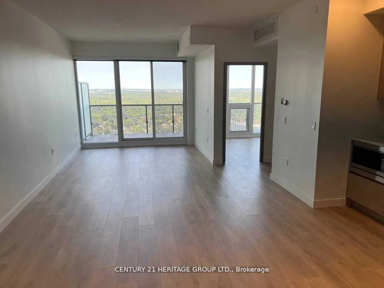 95 Mcmahon Drive, #3308