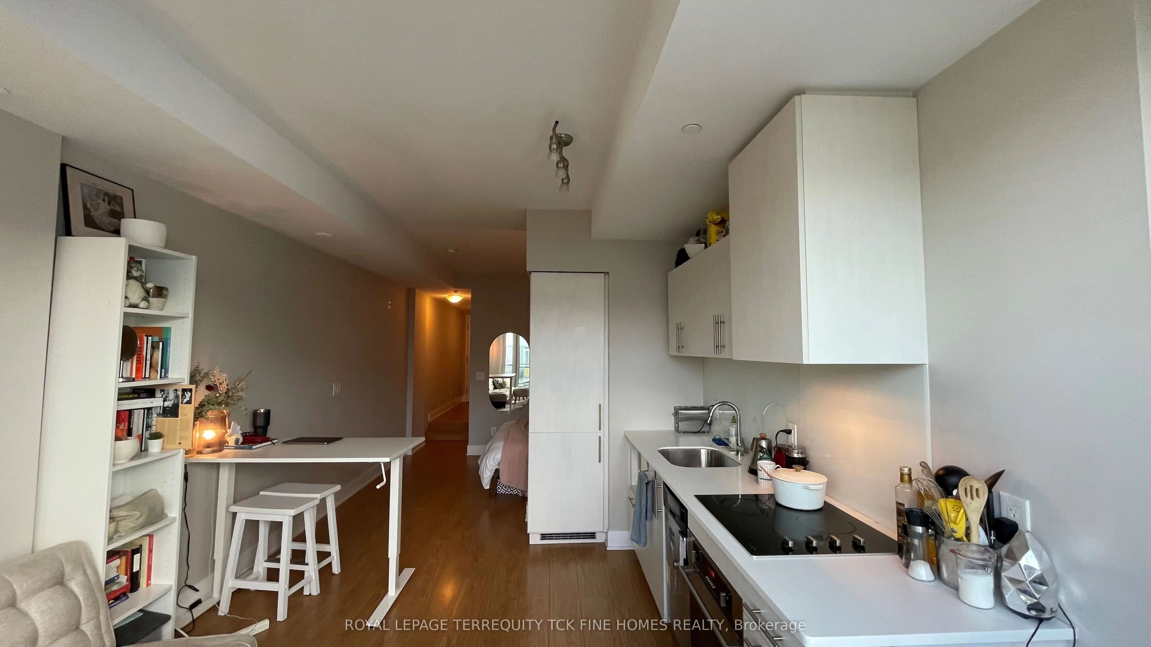 508 Wellington Street W, #1003