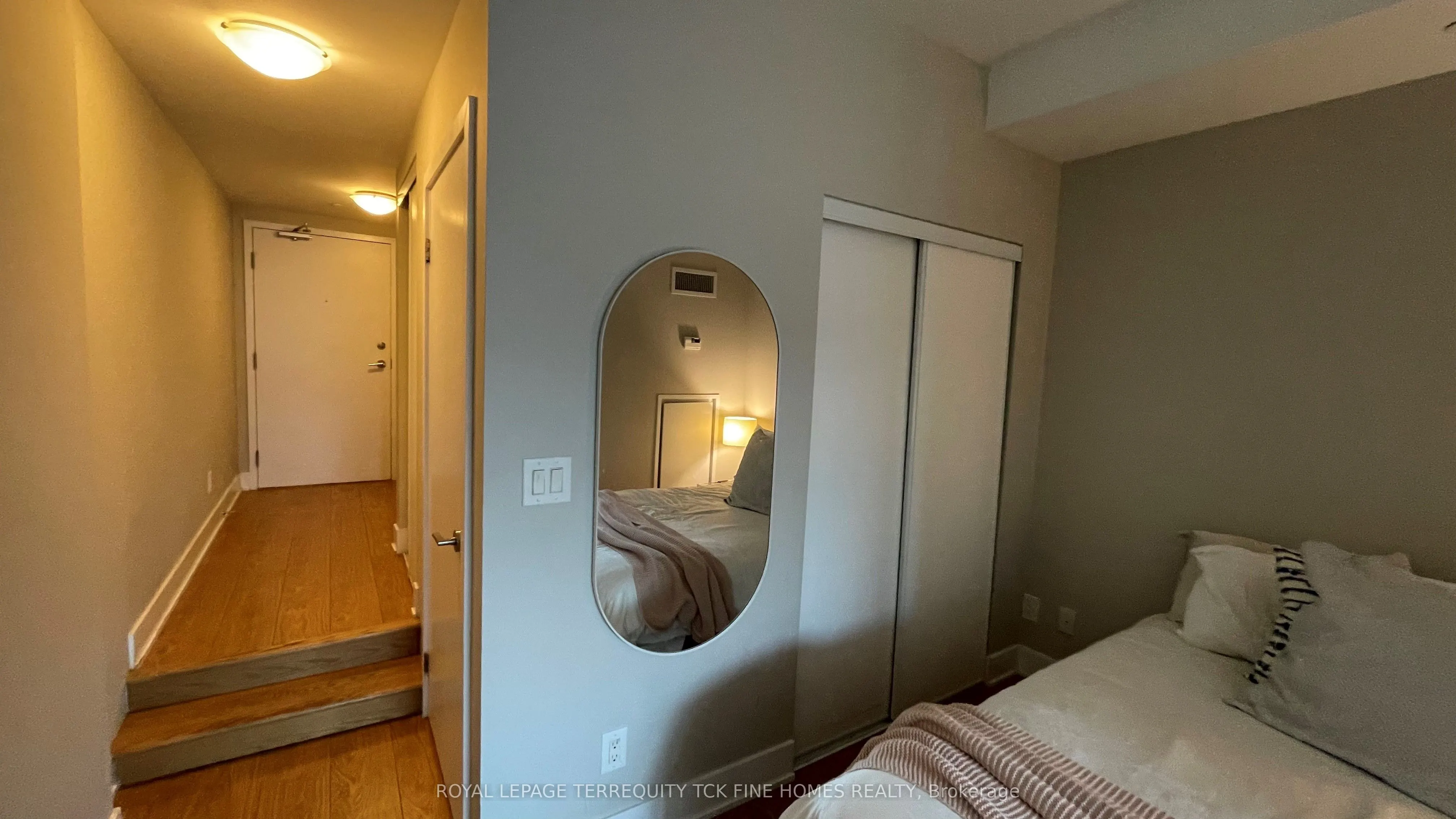 508 Wellington Street W, #1003