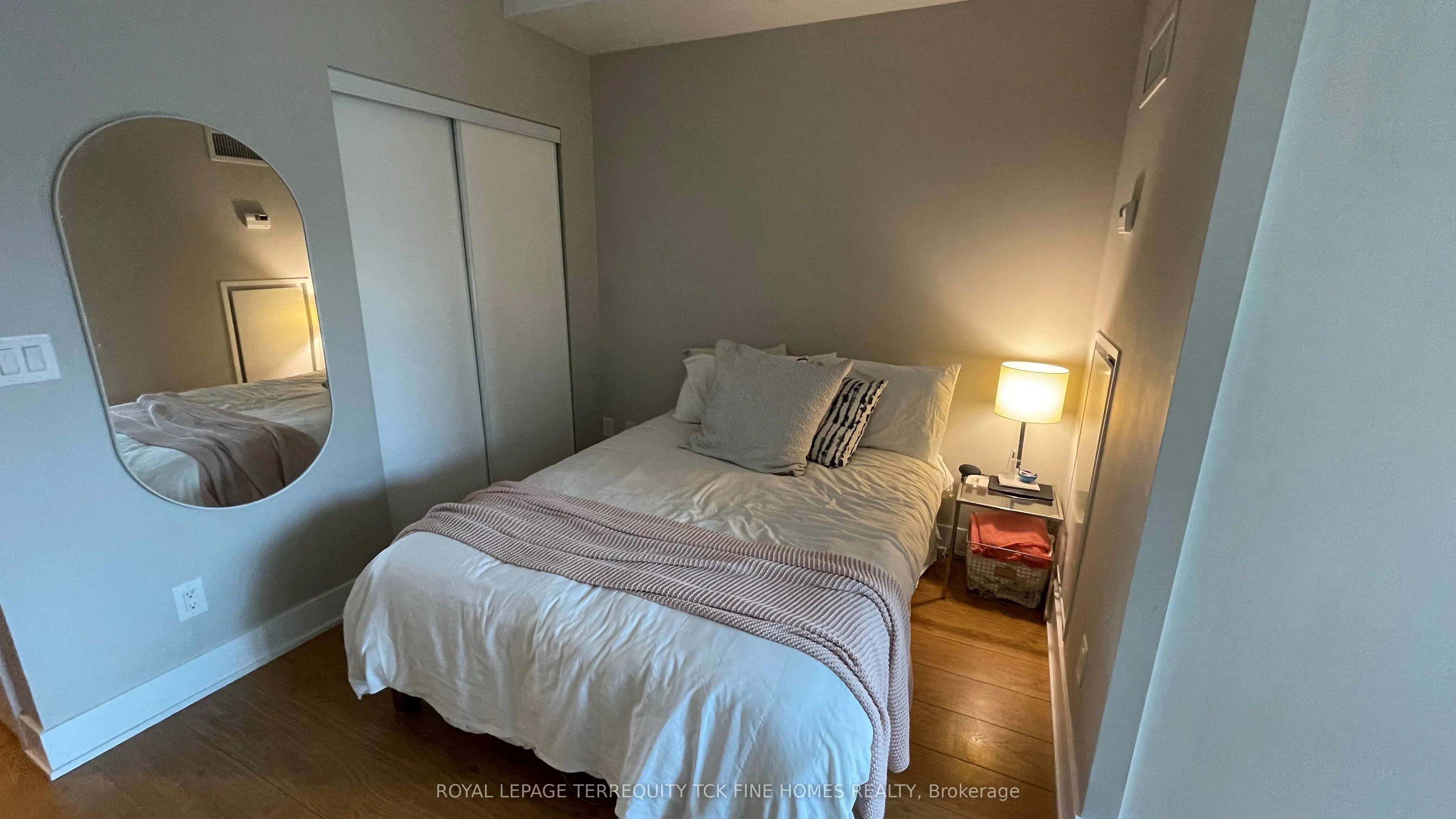 508 Wellington Street W, #1003
