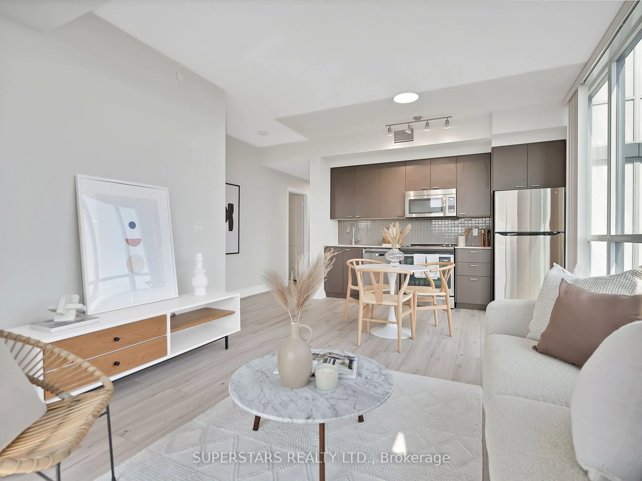 88 Sheppard Avenue E, #1802
