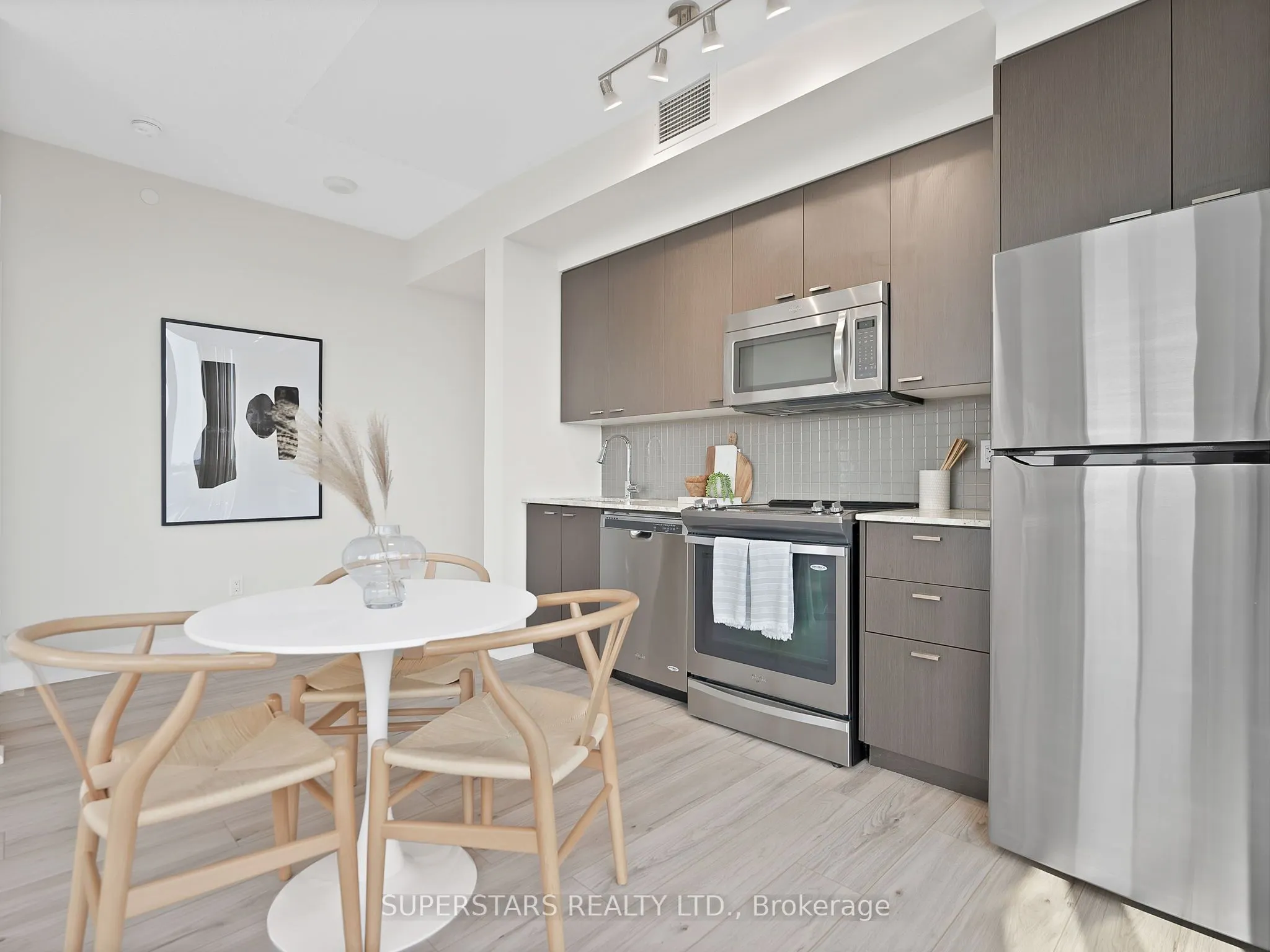 88 Sheppard Avenue E, #1802