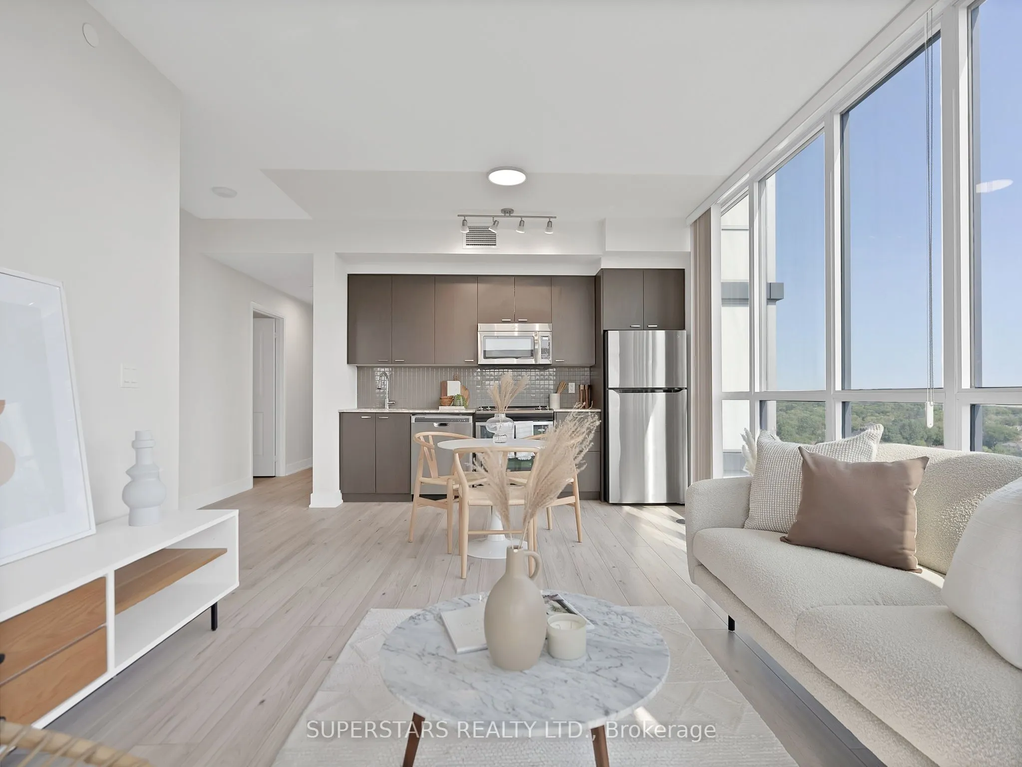 88 Sheppard Avenue E, #1802