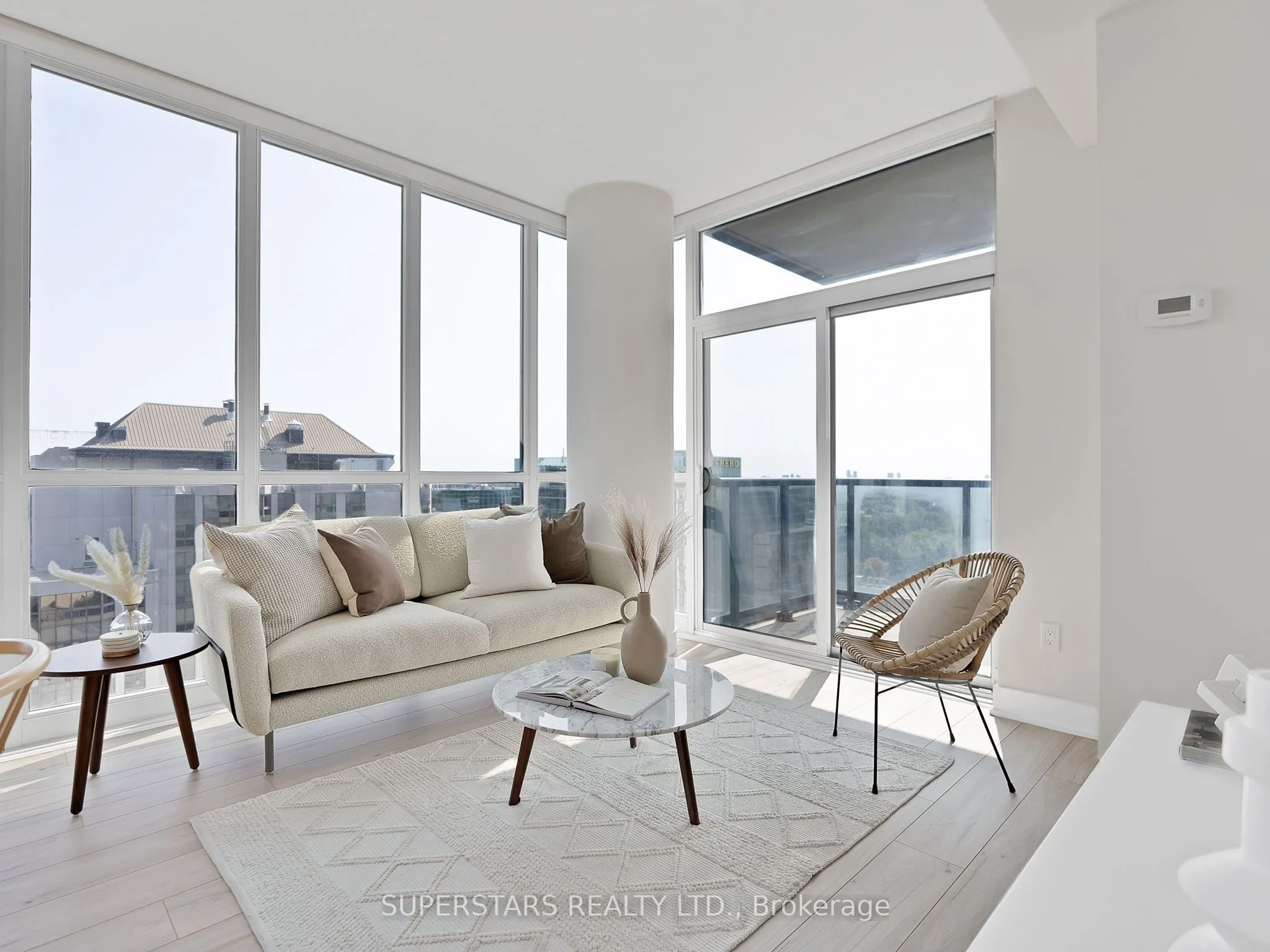 88 Sheppard Avenue E, #1802