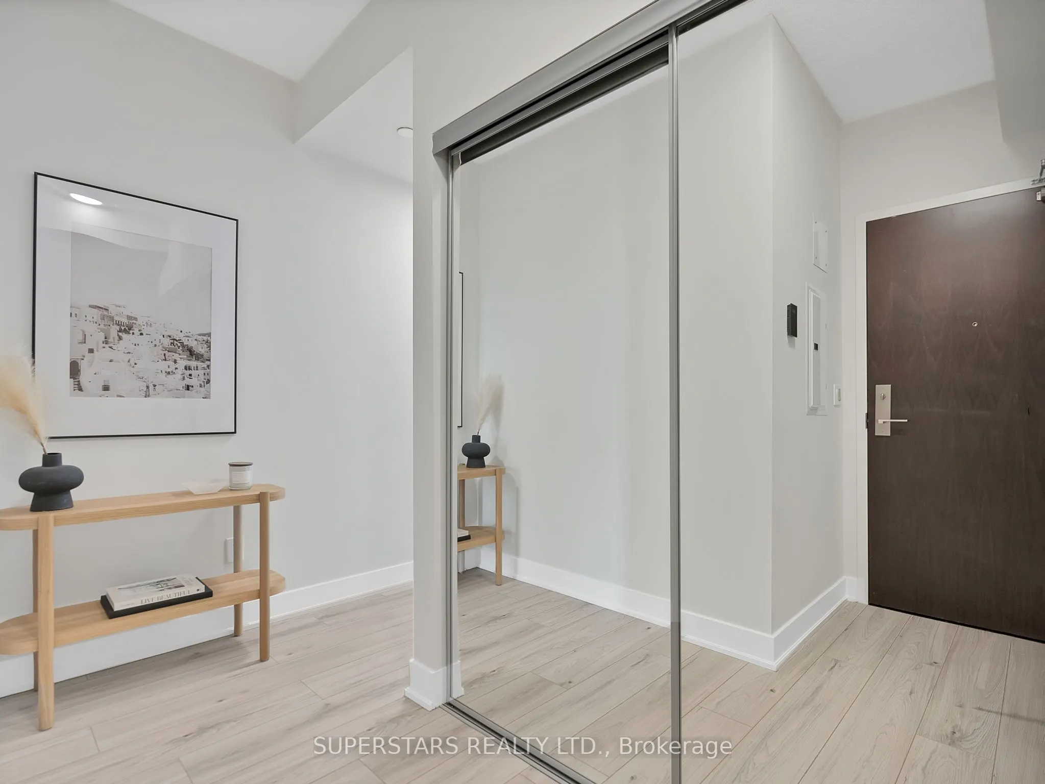 88 Sheppard Avenue E, #1802
