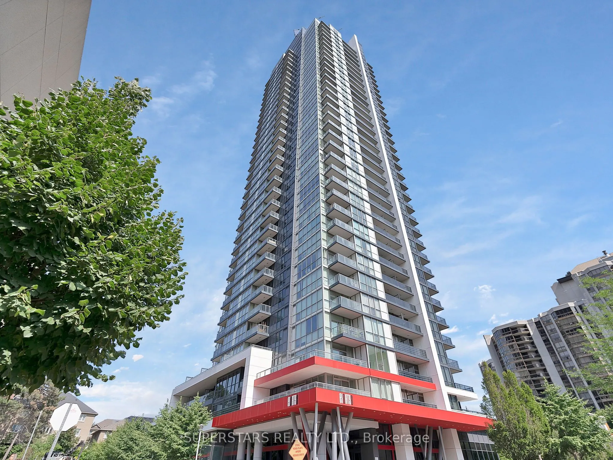 88 Sheppard Avenue E, #1802