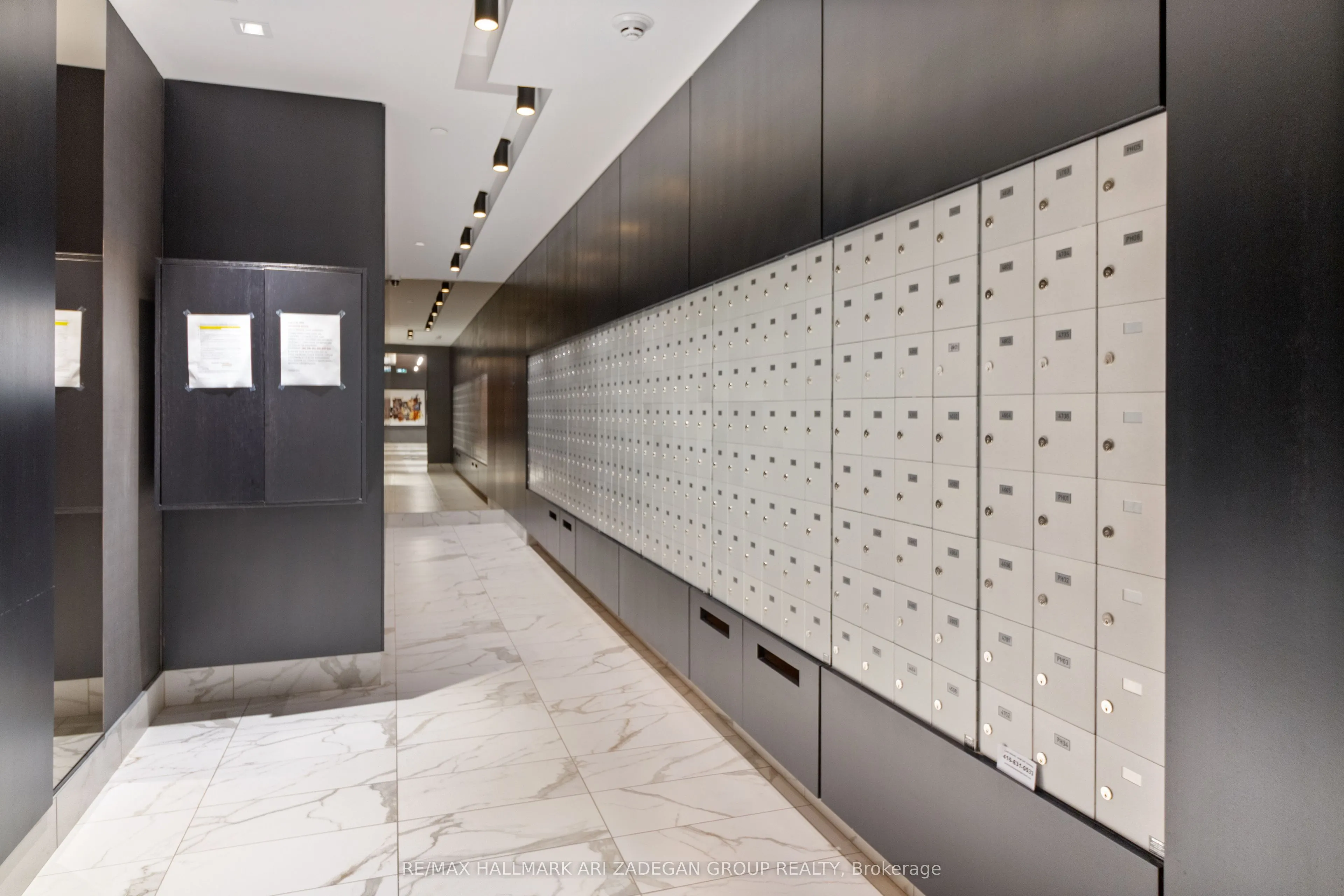327 King Street W, #4003