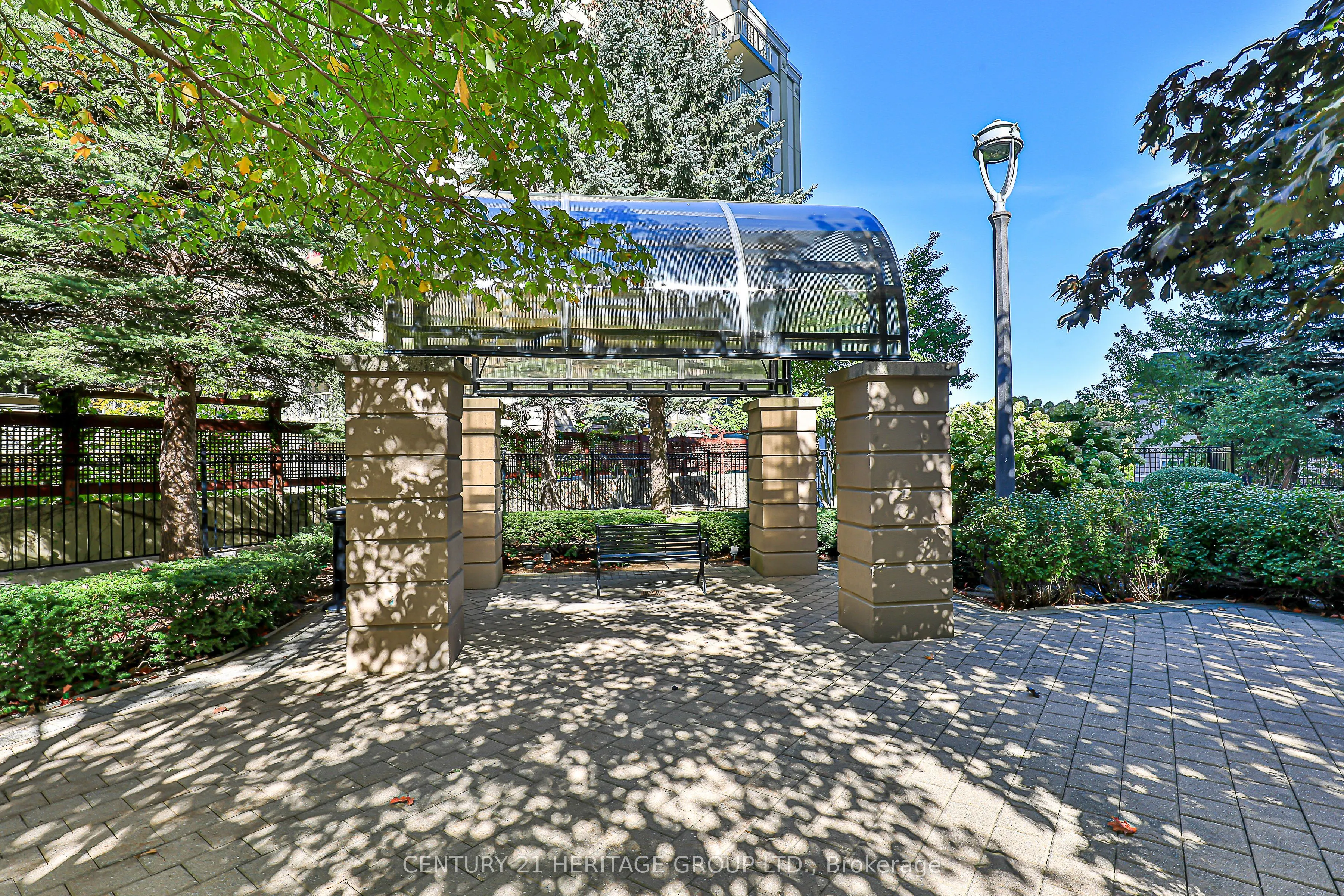 8 Rean Drive, #404