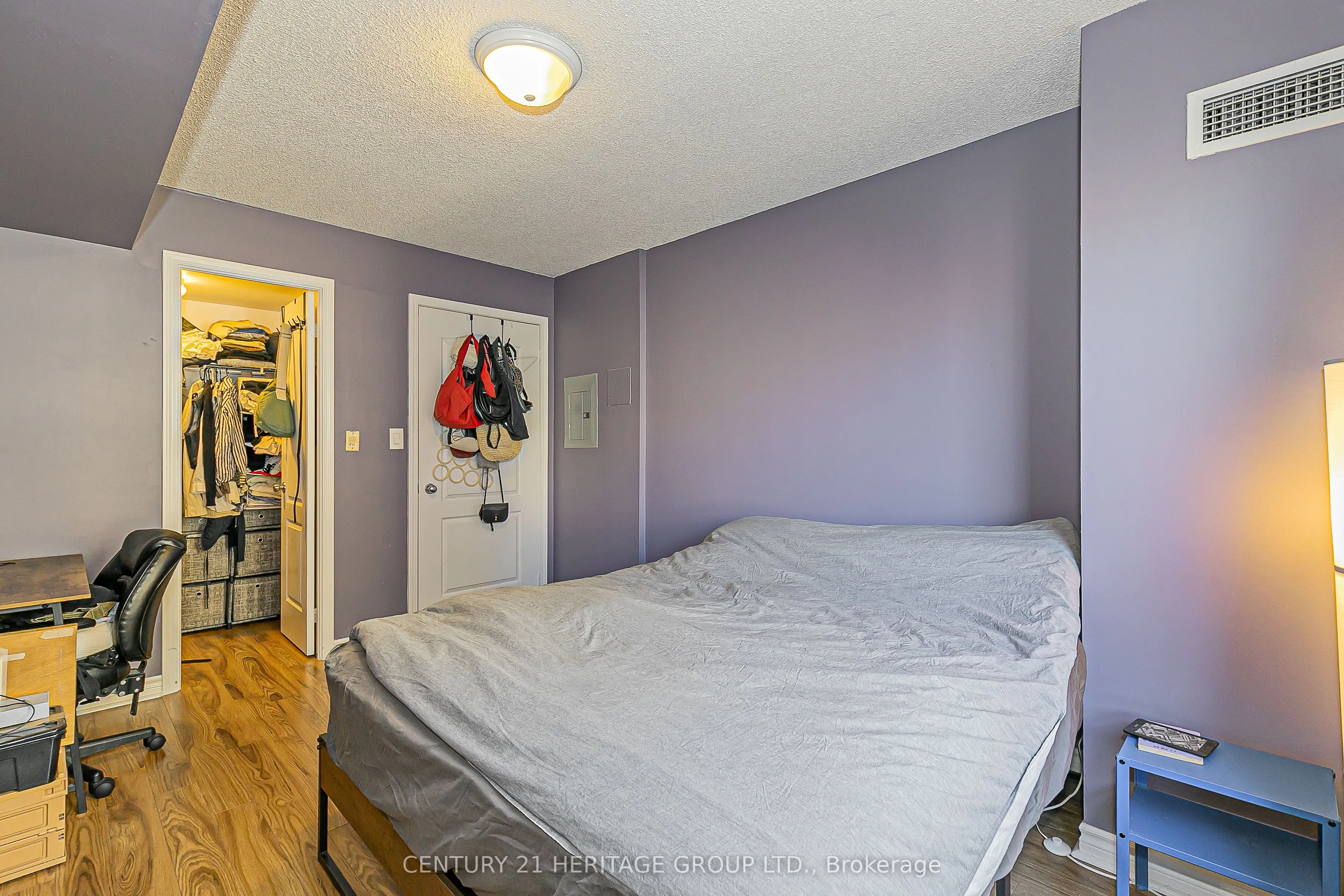 8 Rean Drive, #404