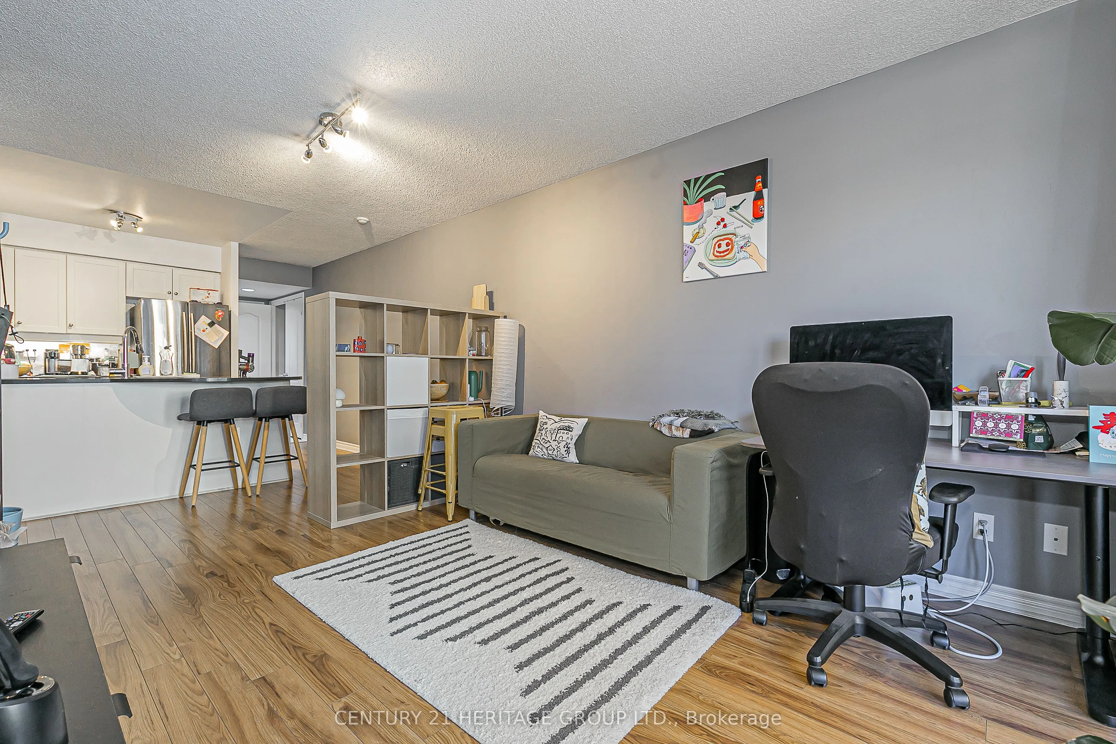 8 Rean Drive, #404
