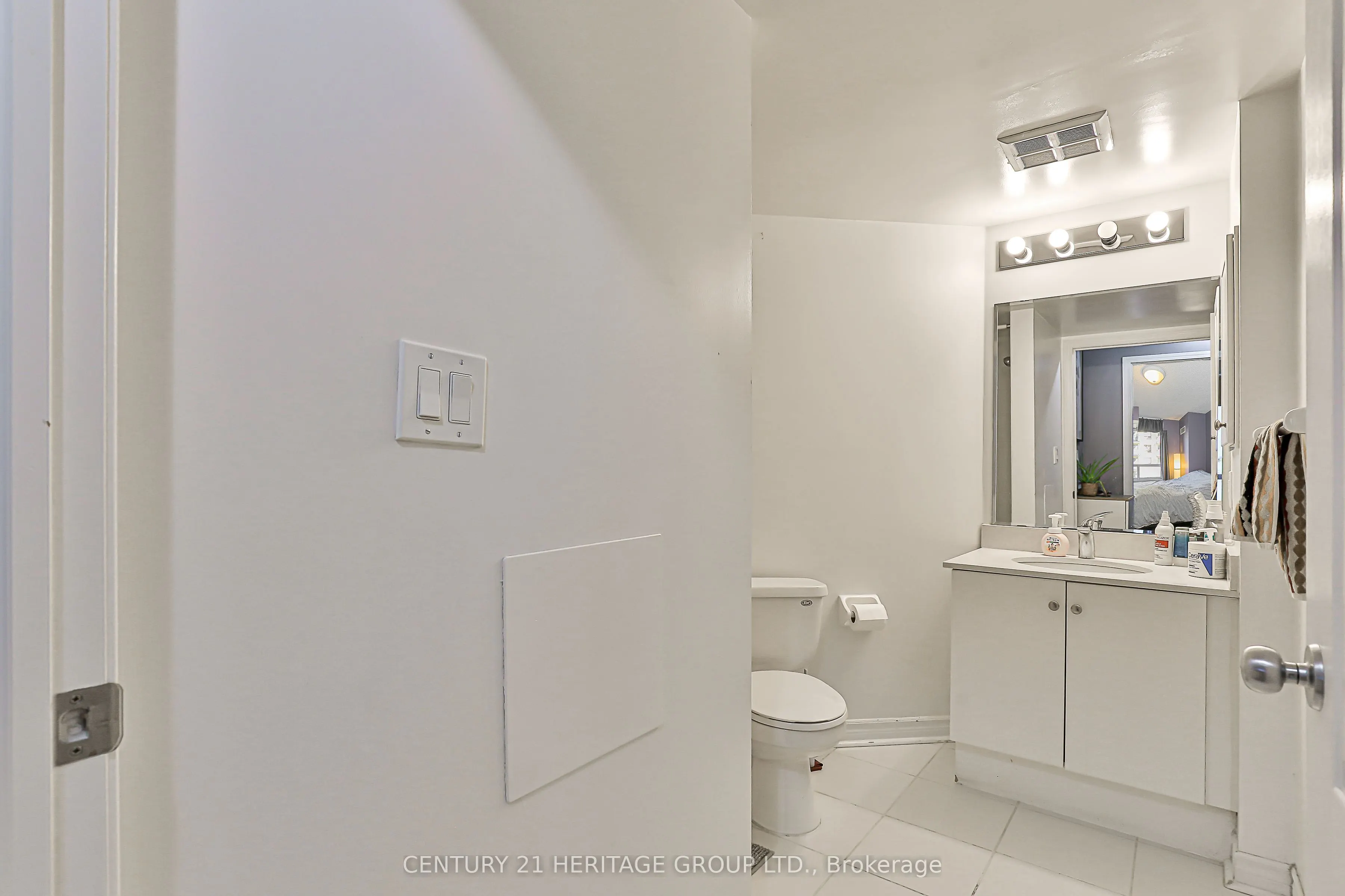 8 Rean Drive, #404