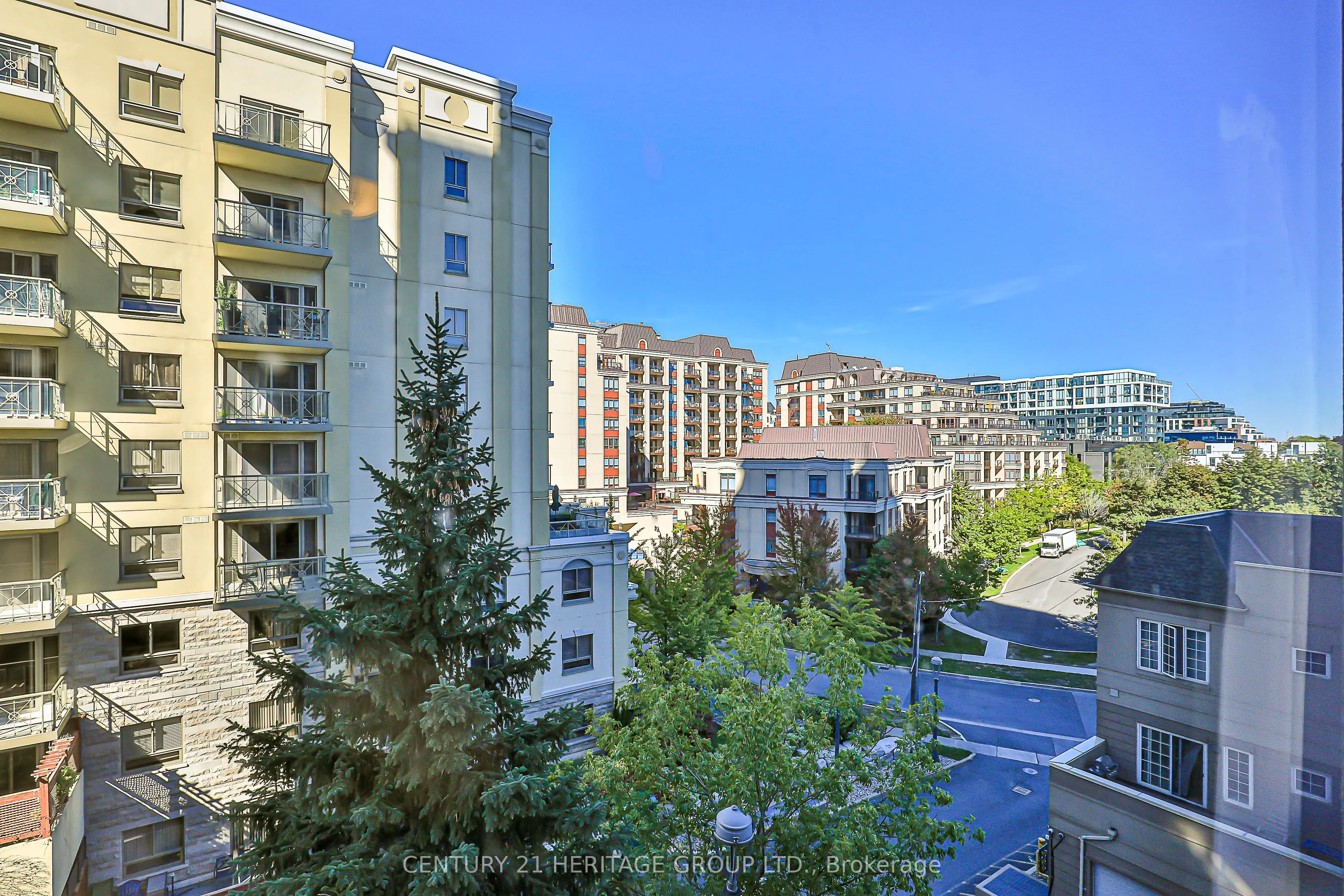 8 Rean Drive, #404