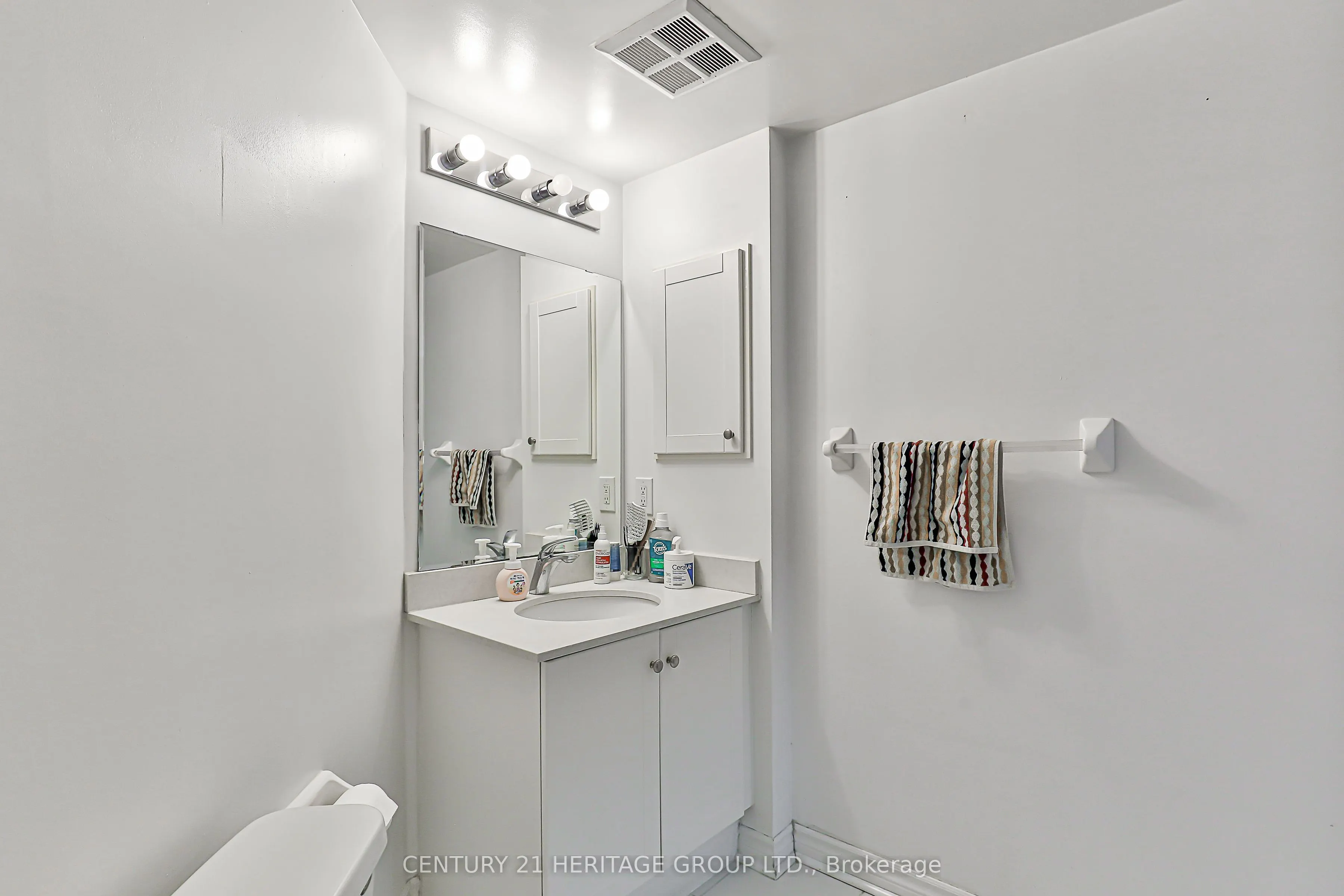 8 Rean Drive, #404