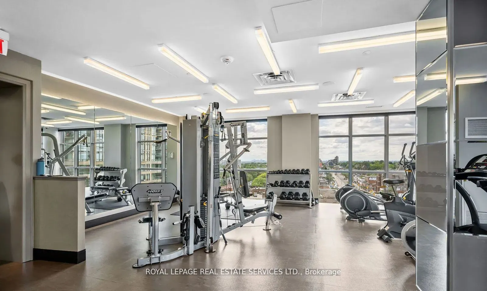 501 St Clair Avenue W, #905
