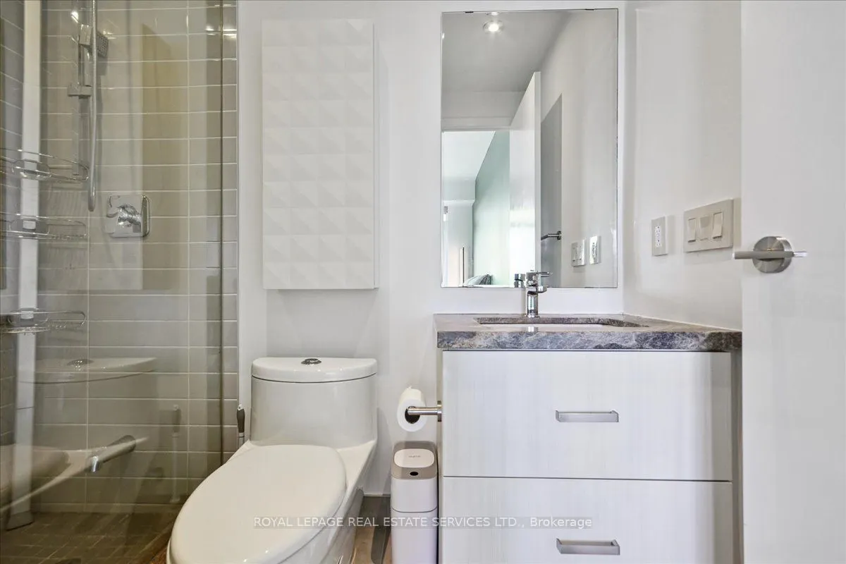 501 St Clair Avenue W, #905
