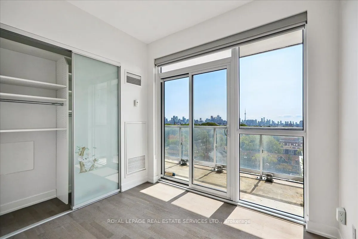 501 St Clair Avenue W, #905