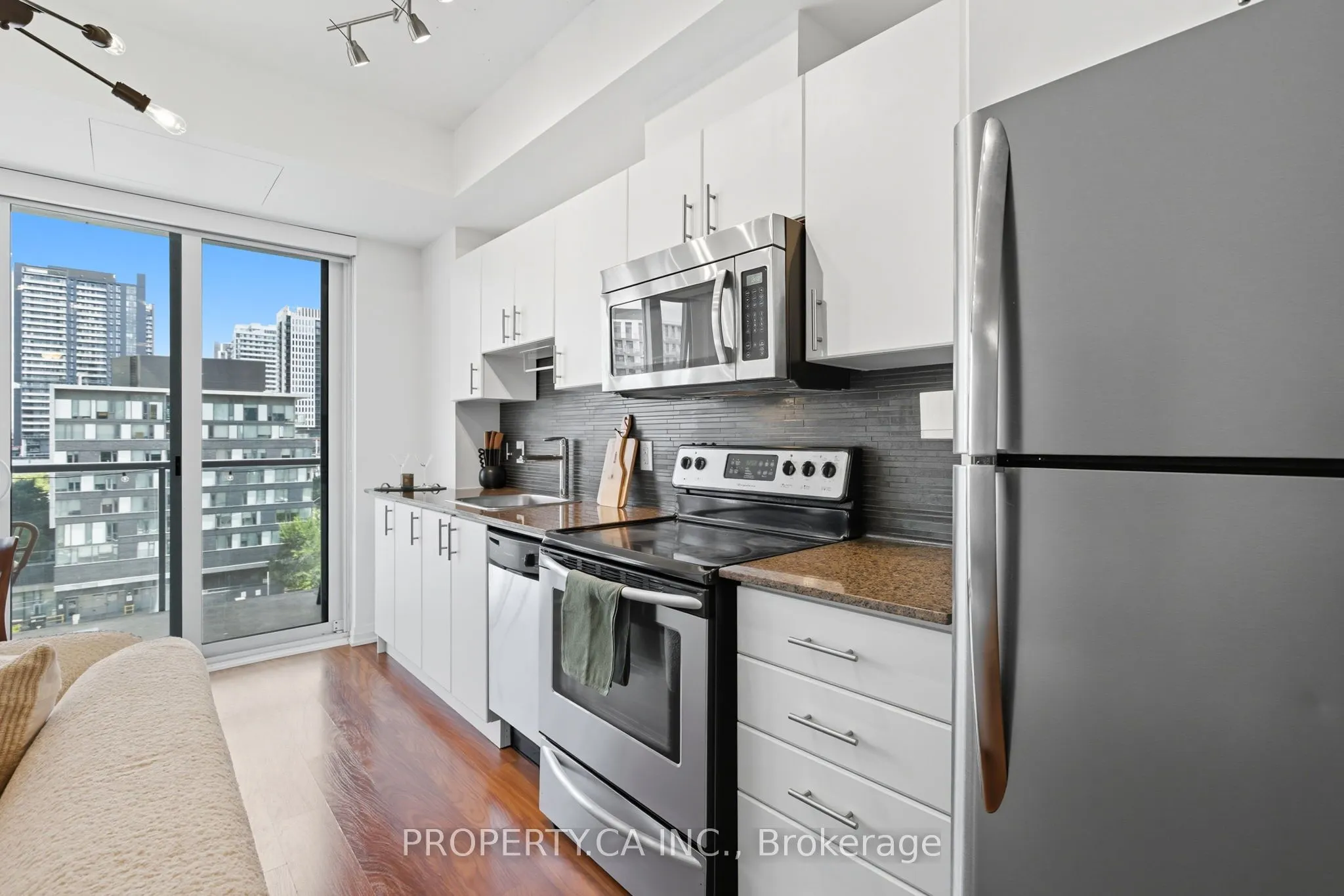 25 Cole Street, #720