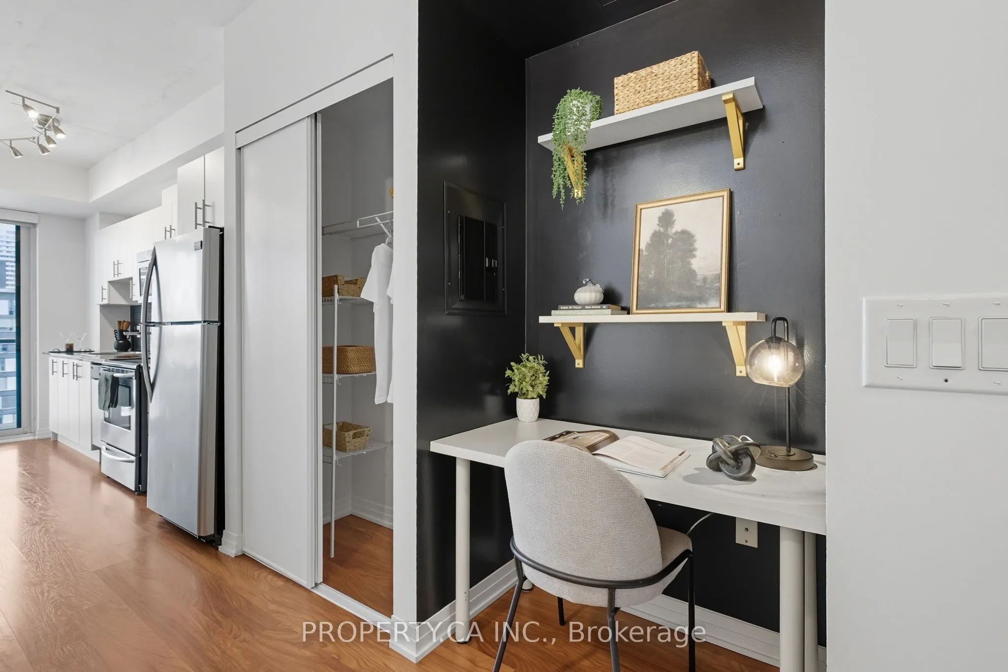 25 Cole Street, #720