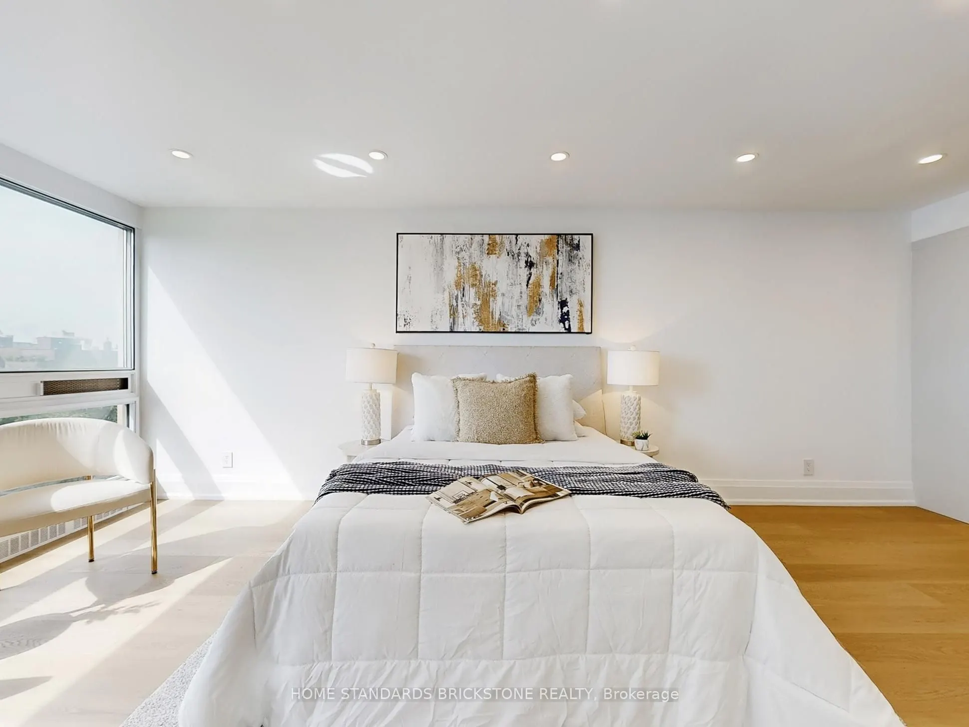 61 St Clair Avenue W, #1102