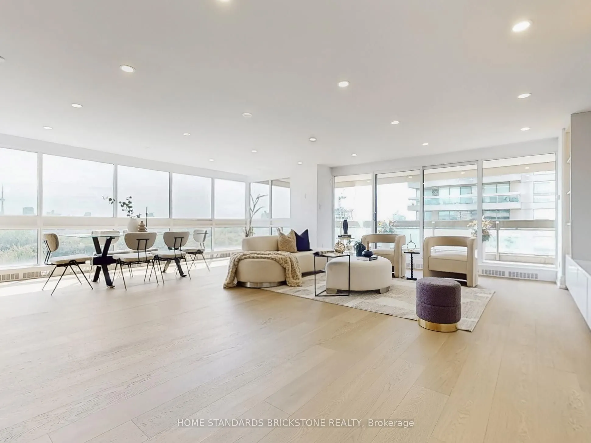 61 St Clair Avenue W, #1102