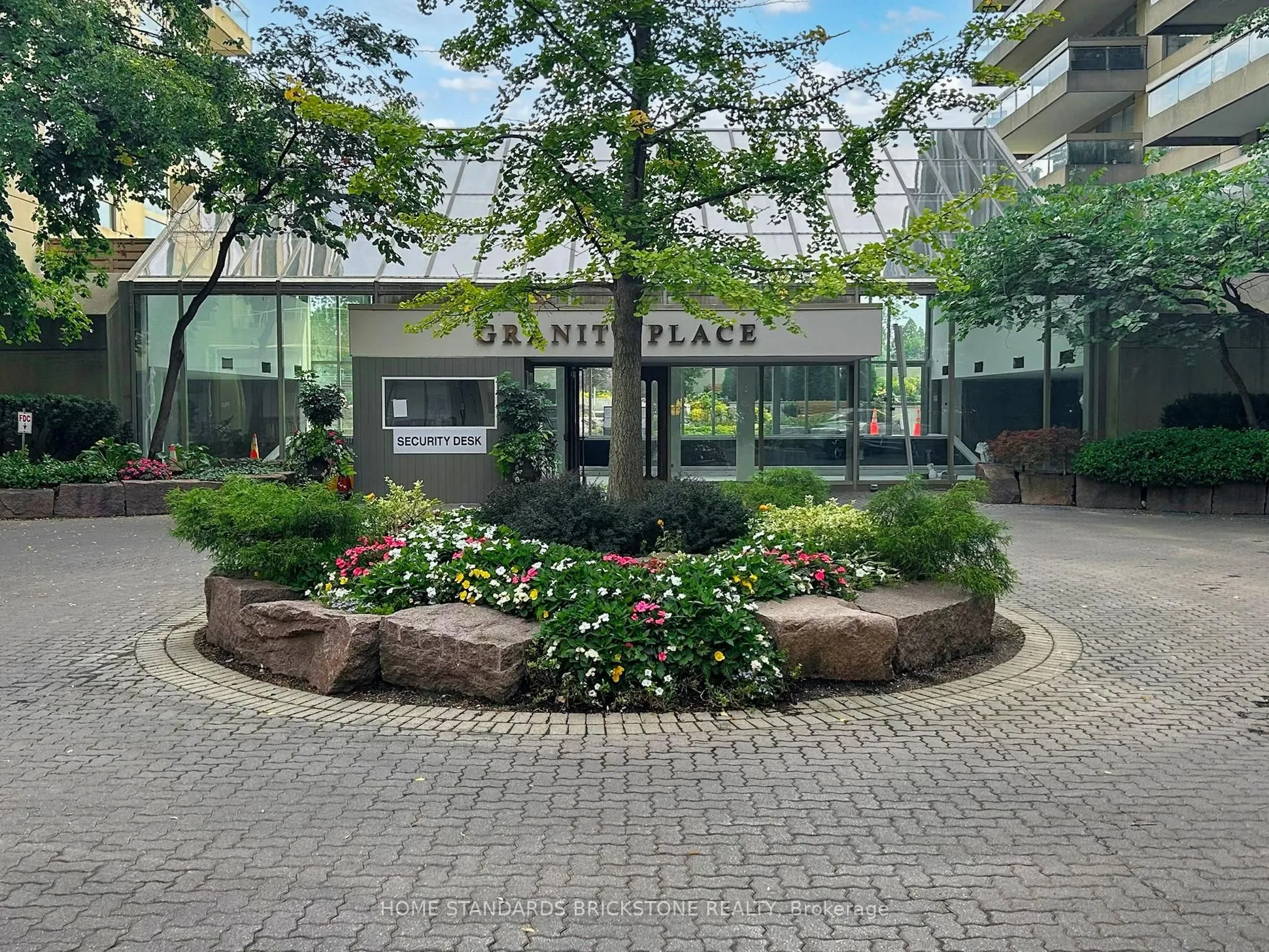 61 St Clair Avenue W, #1102