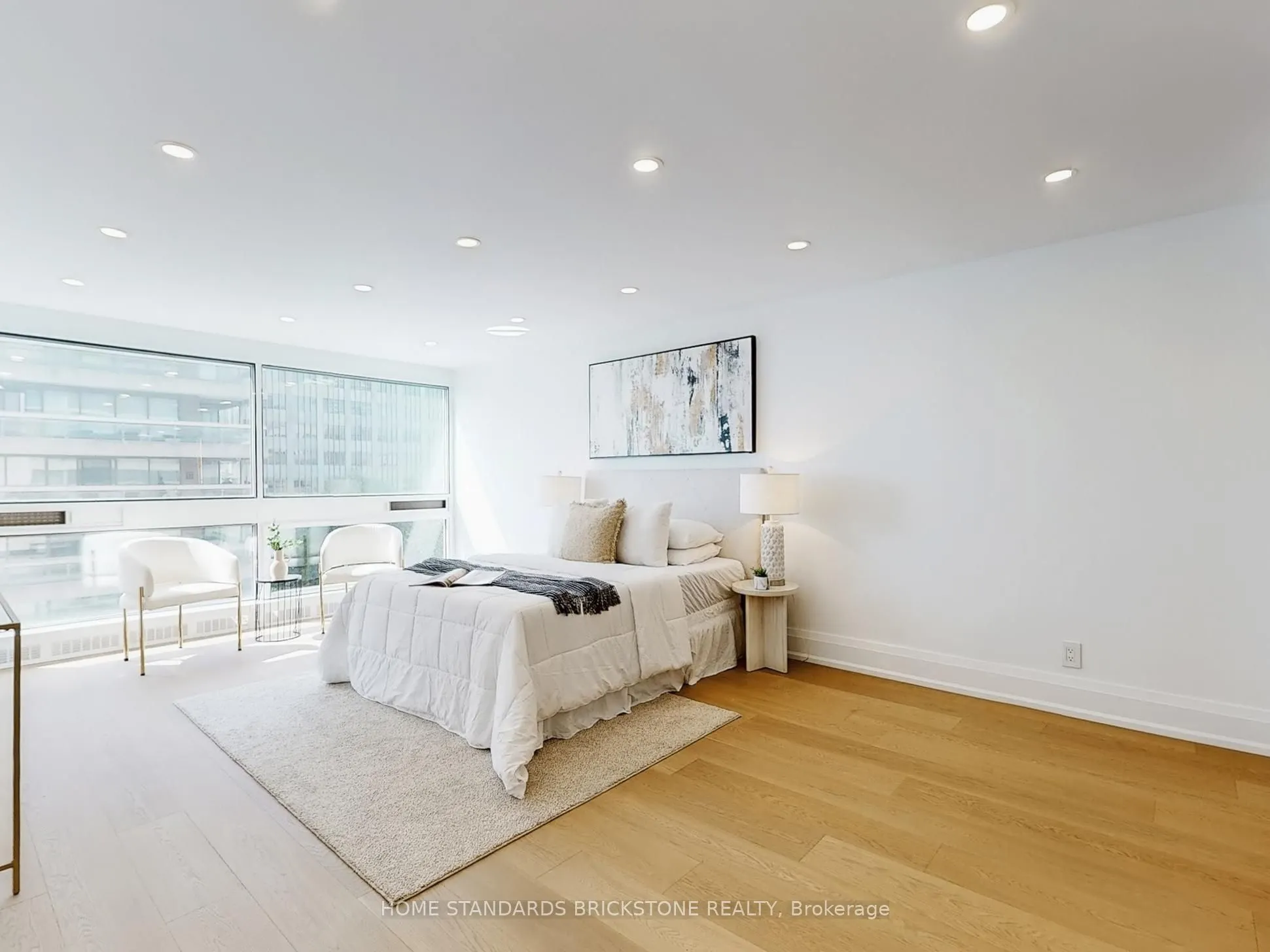 61 St Clair Avenue W, #1102