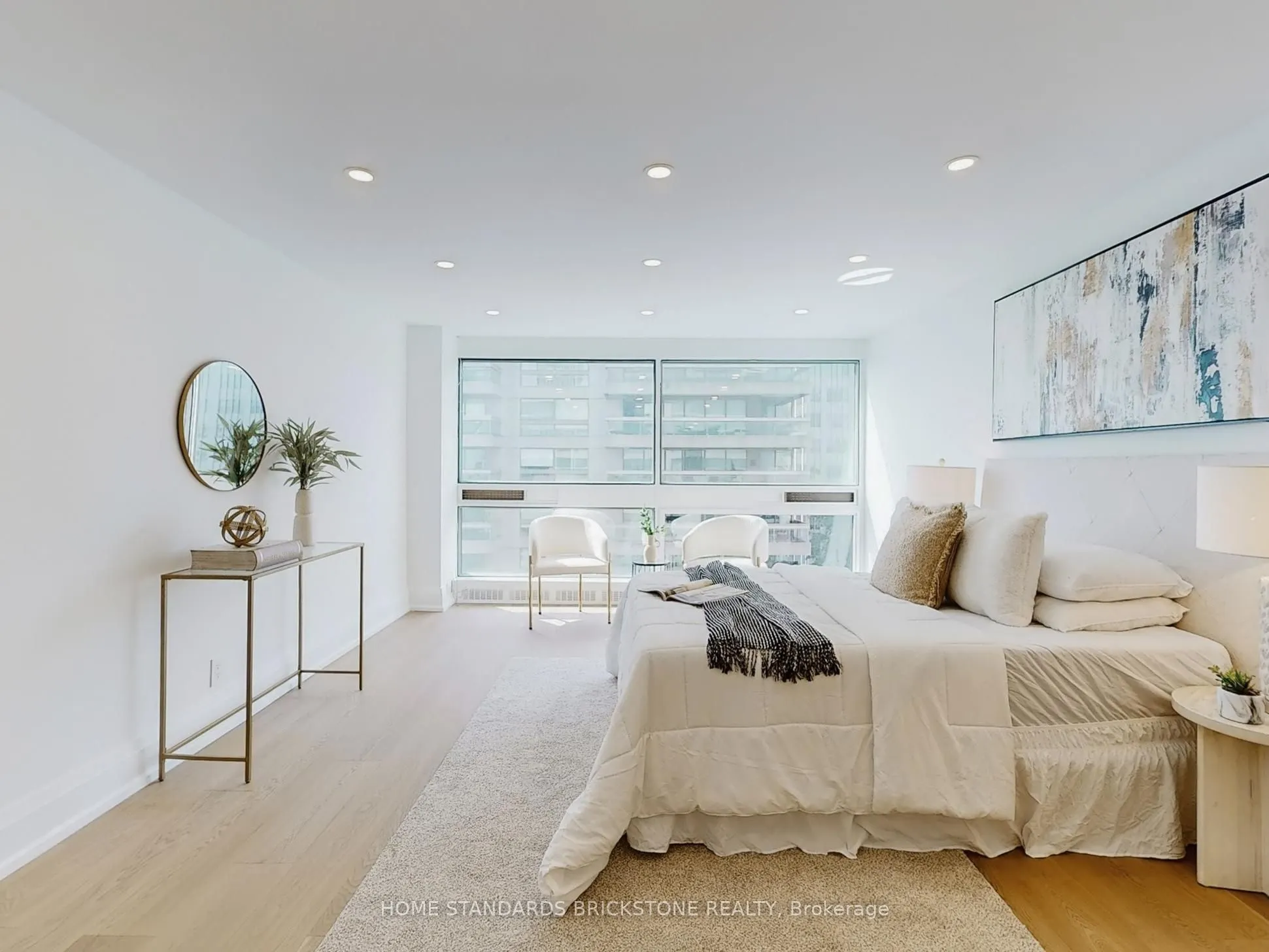 61 St Clair Avenue W, #1102