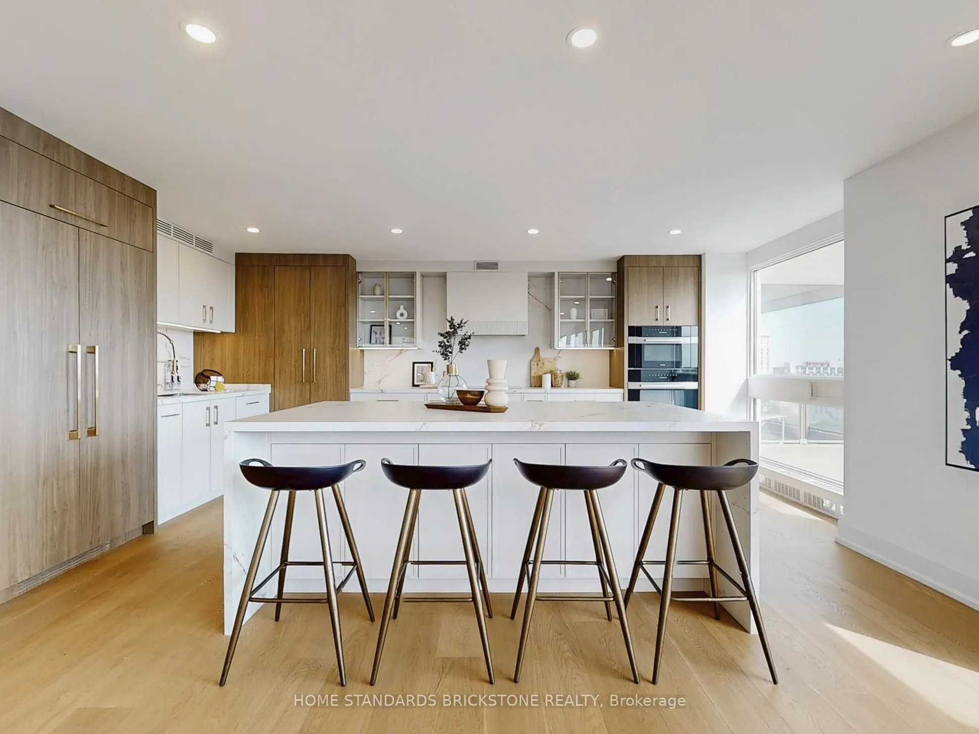 61 St Clair Avenue W, #1102